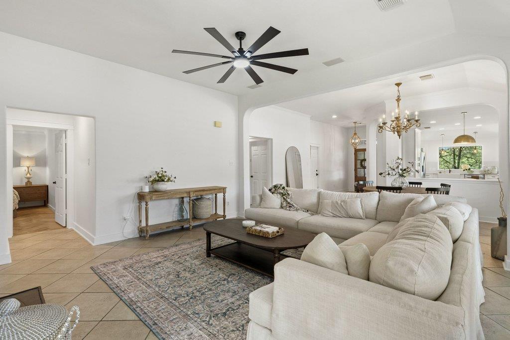 4253 Canyon Glen Cir, Austin, TX 78732