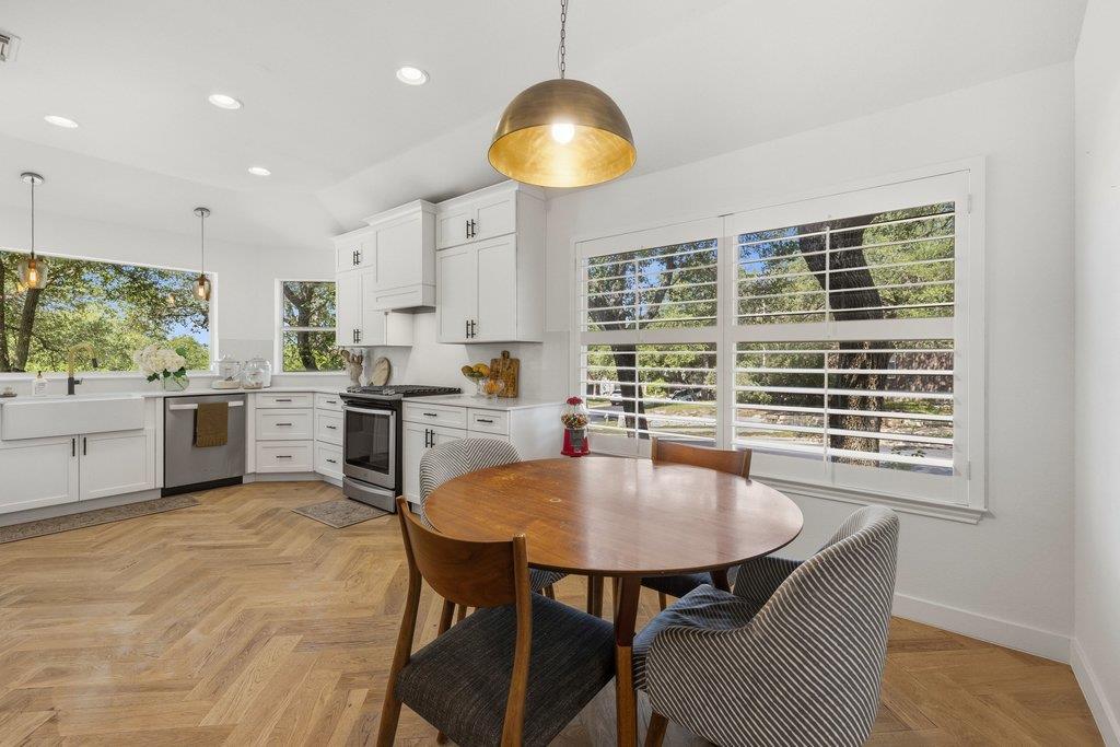 4253 Canyon Glen Cir, Austin, TX 78732
