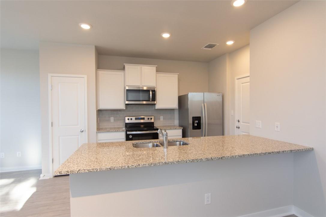 605 W South St # 432, Leander, TX 78641