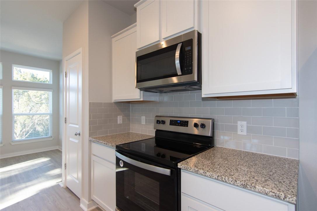 605 W South St # 432, Leander, TX 78641