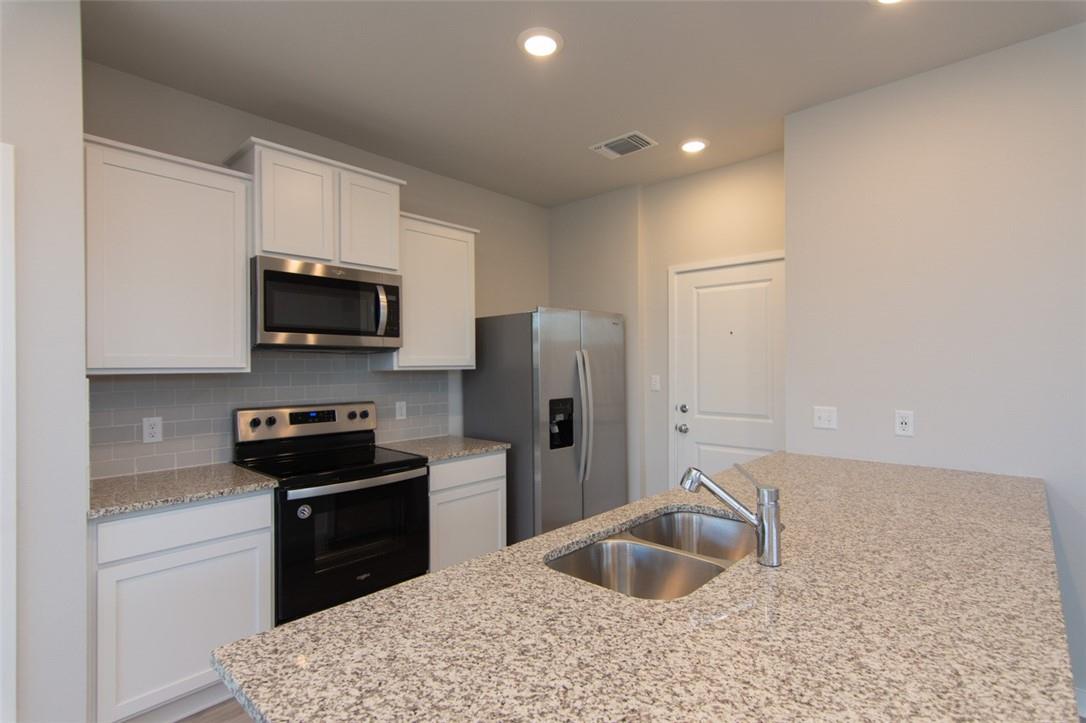 605 W South St # 432, Leander, TX 78641