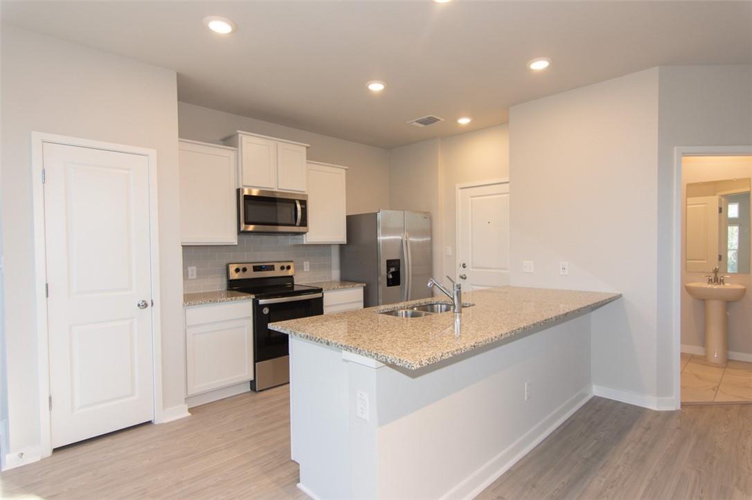 605 W South St # 432, Leander, TX 78641