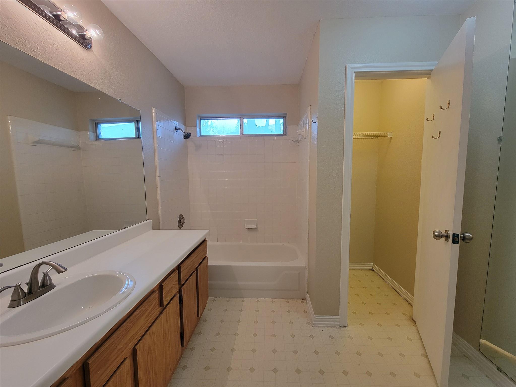 2328 Friarcreek Loop, Round Rock, TX 78664
