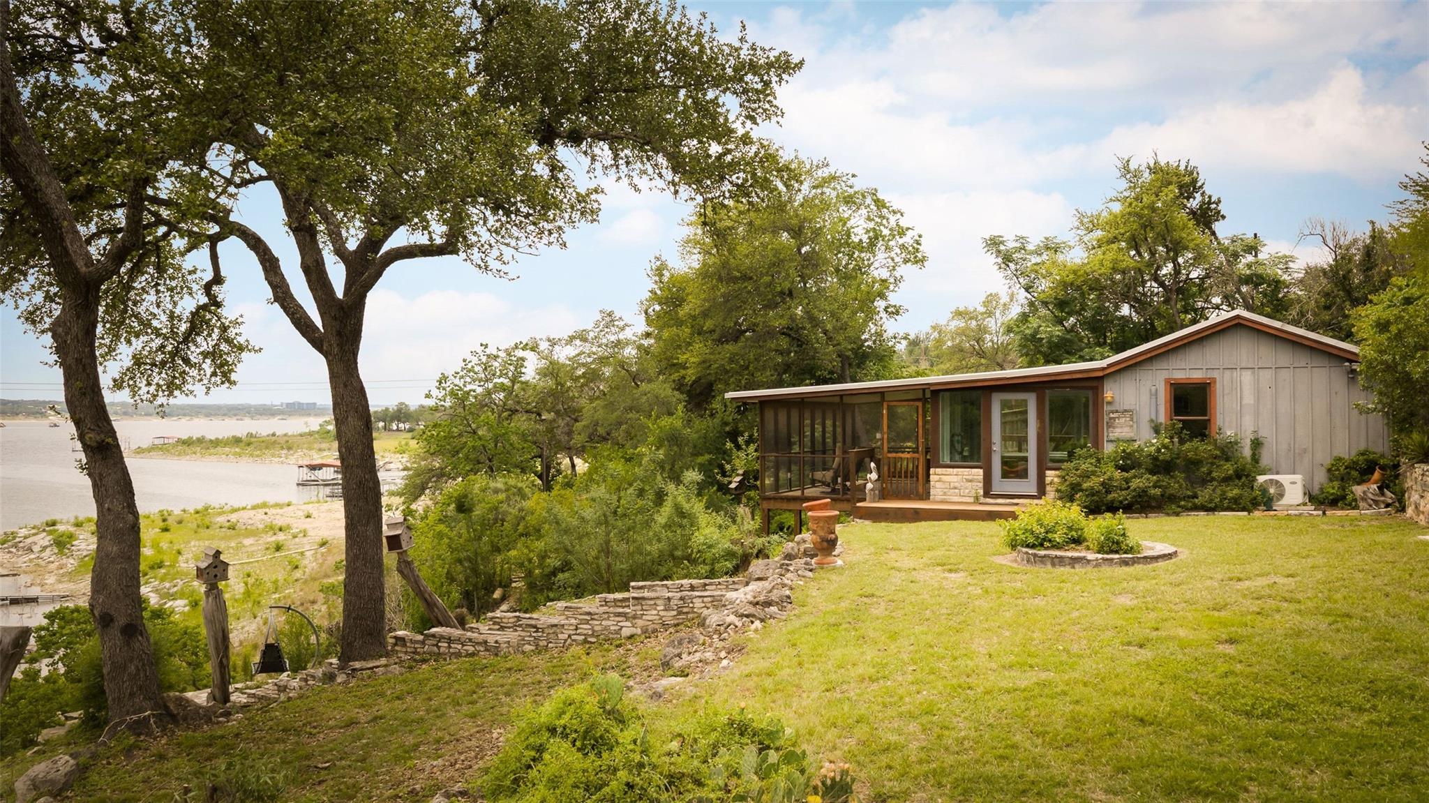 16407 Jackson St, Volente, TX 78641