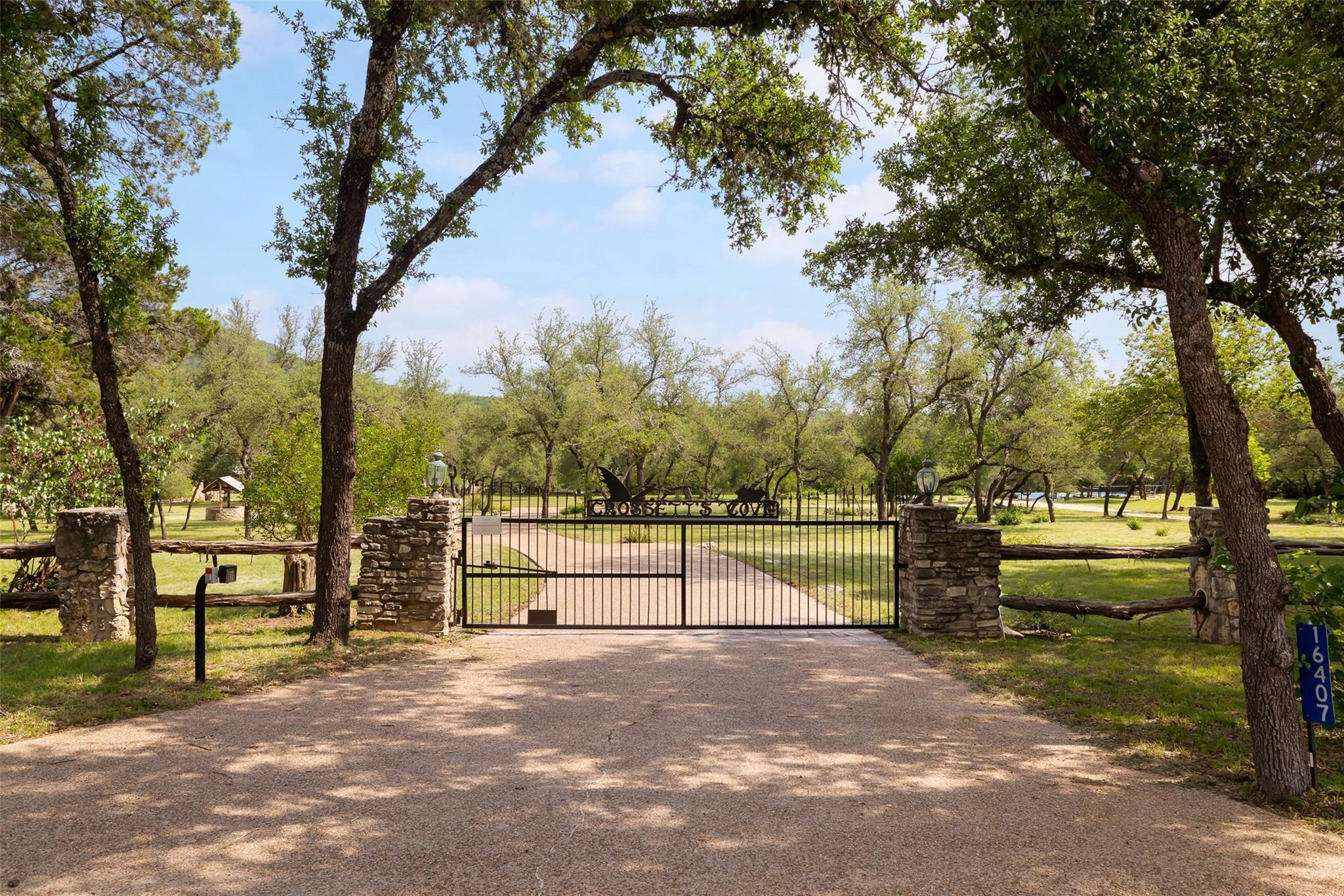 16407 Jackson St, Volente, TX 78641