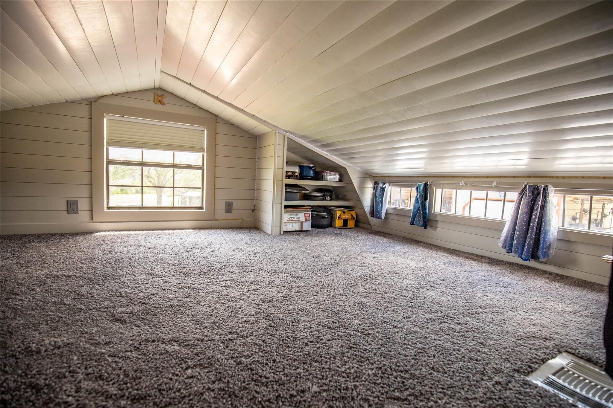 9393 Us Highway 87 E, Smiley, TX 77994