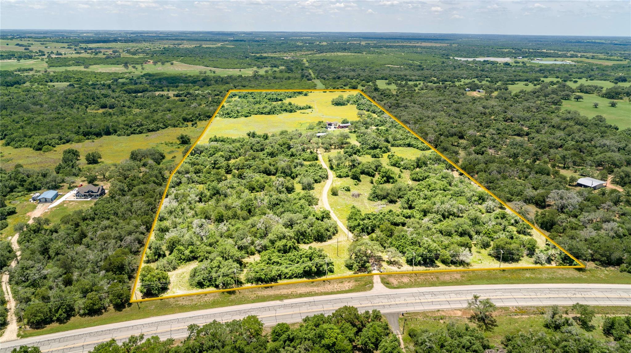 9393 Us Highway 87 E, Smiley, TX 77994