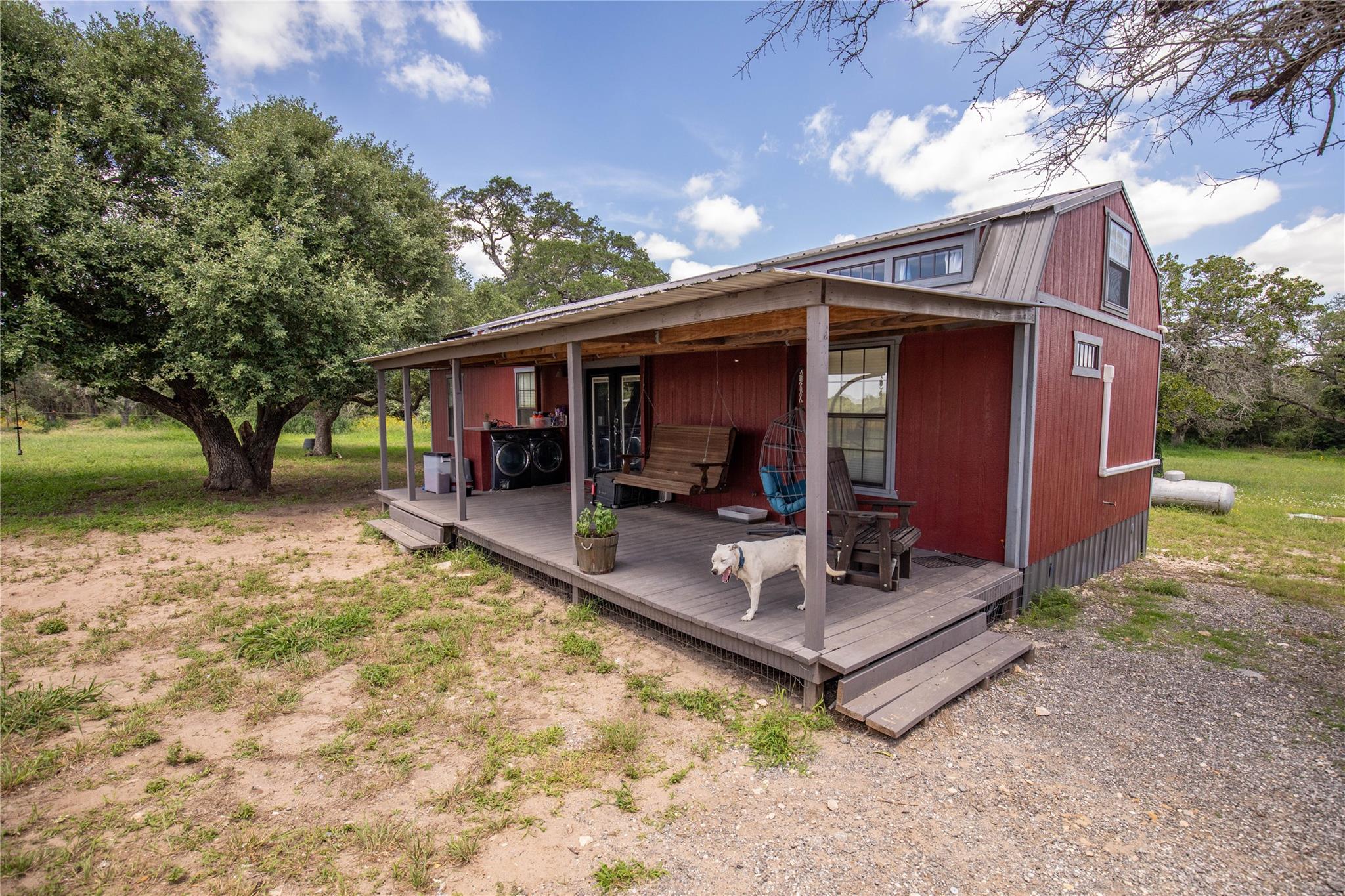 9393 Us Highway 87 E, Smiley, TX 77994