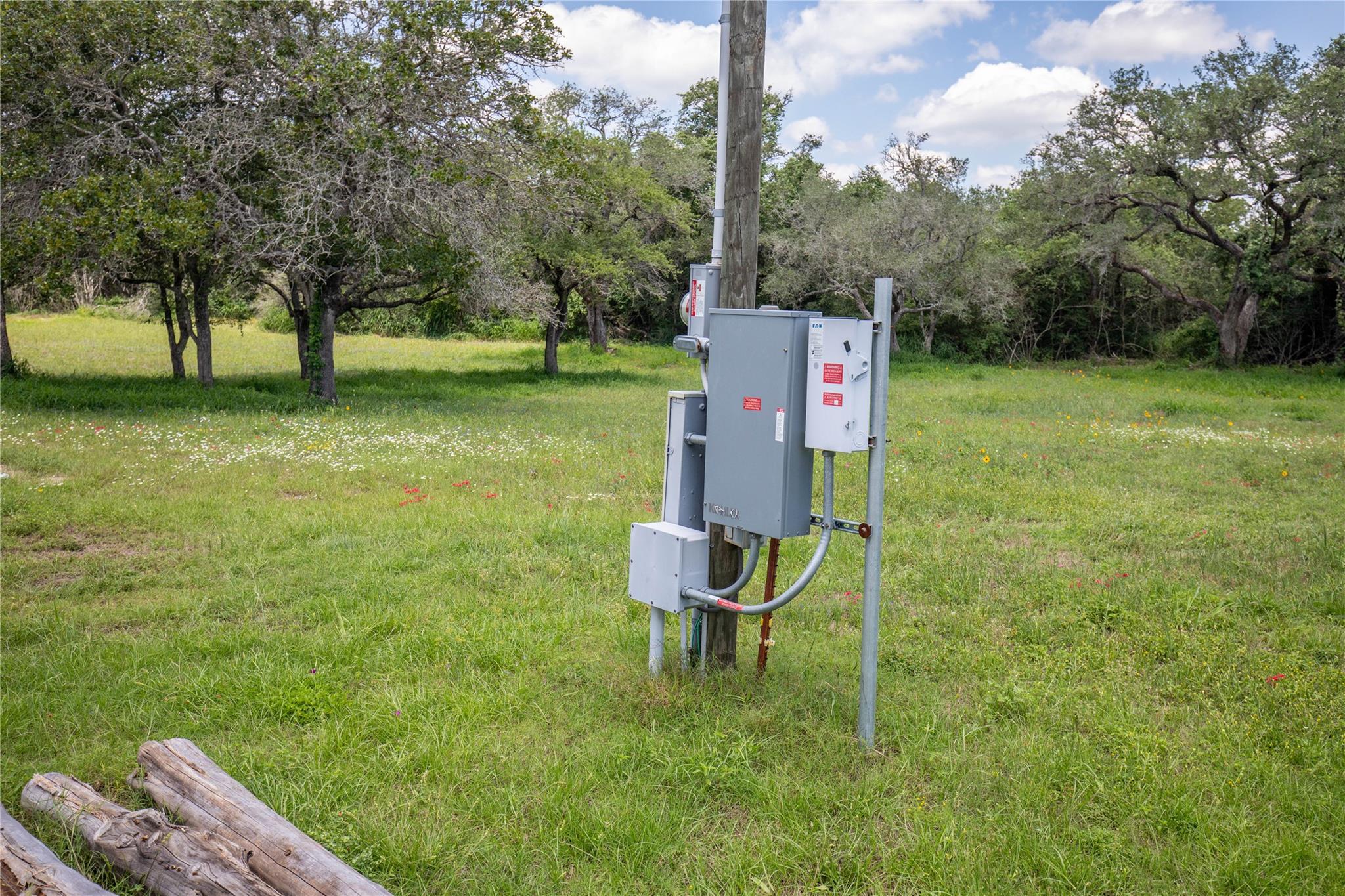 9393 Us Highway 87 E, Smiley, TX 77994