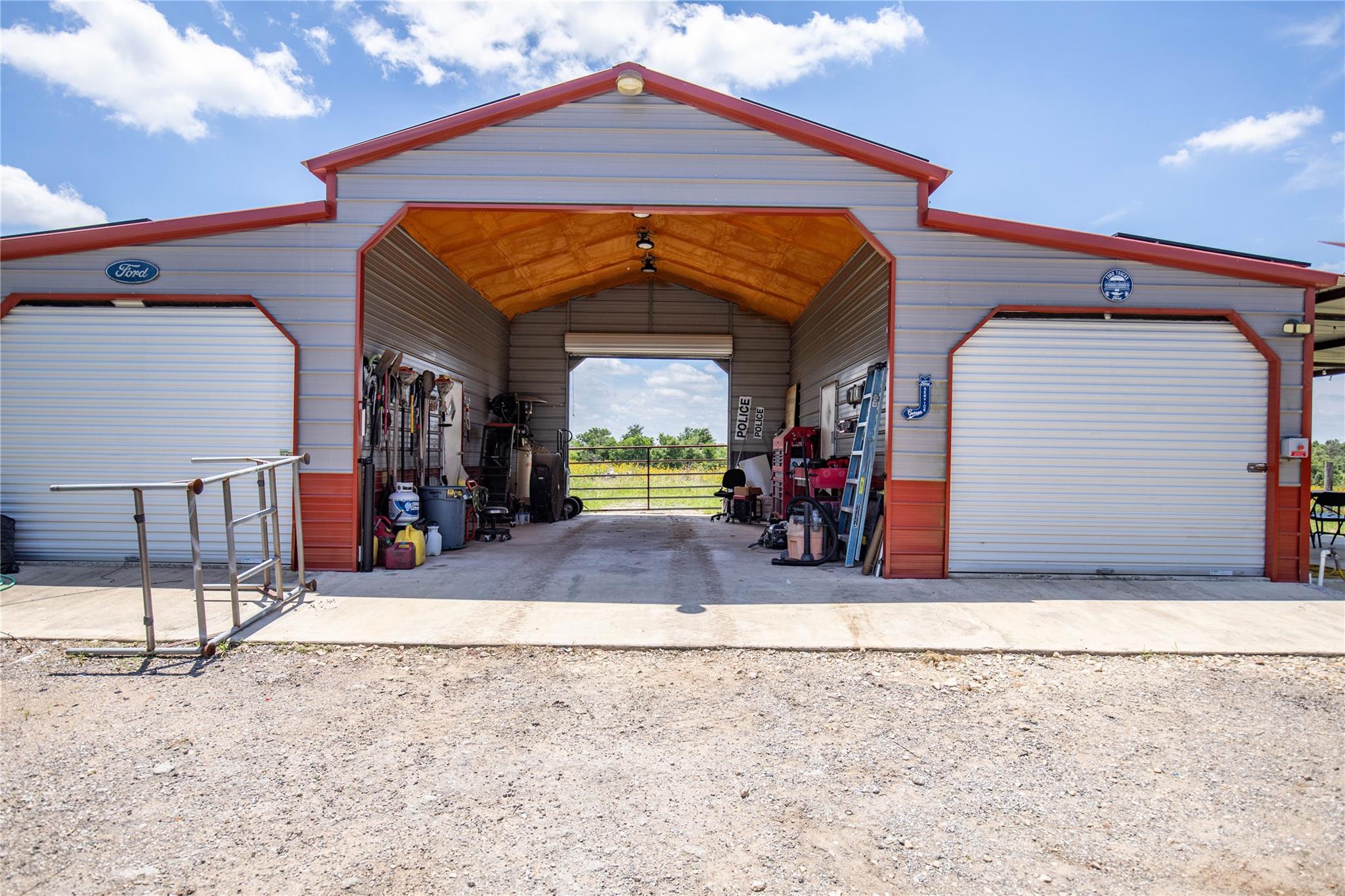 9393 Us Highway 87 E, Smiley, TX 77994