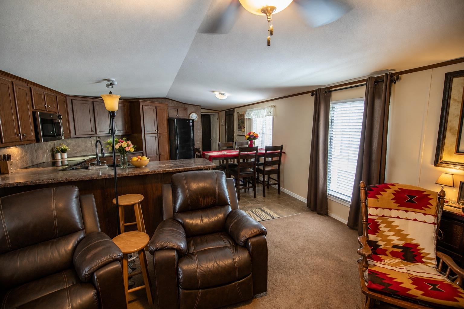 9393 Us Highway 87 E, Smiley, TX 77994
