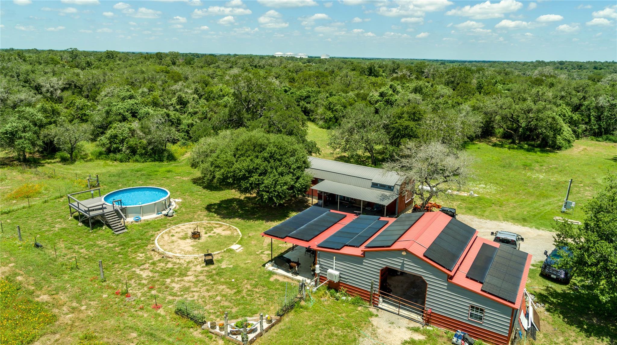 9393 Us Highway 87 E, Smiley, TX 77994