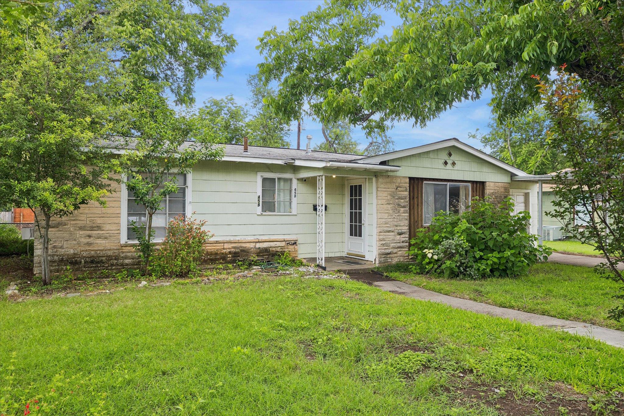 458 Basswood Dr, San Antonio, TX 78213