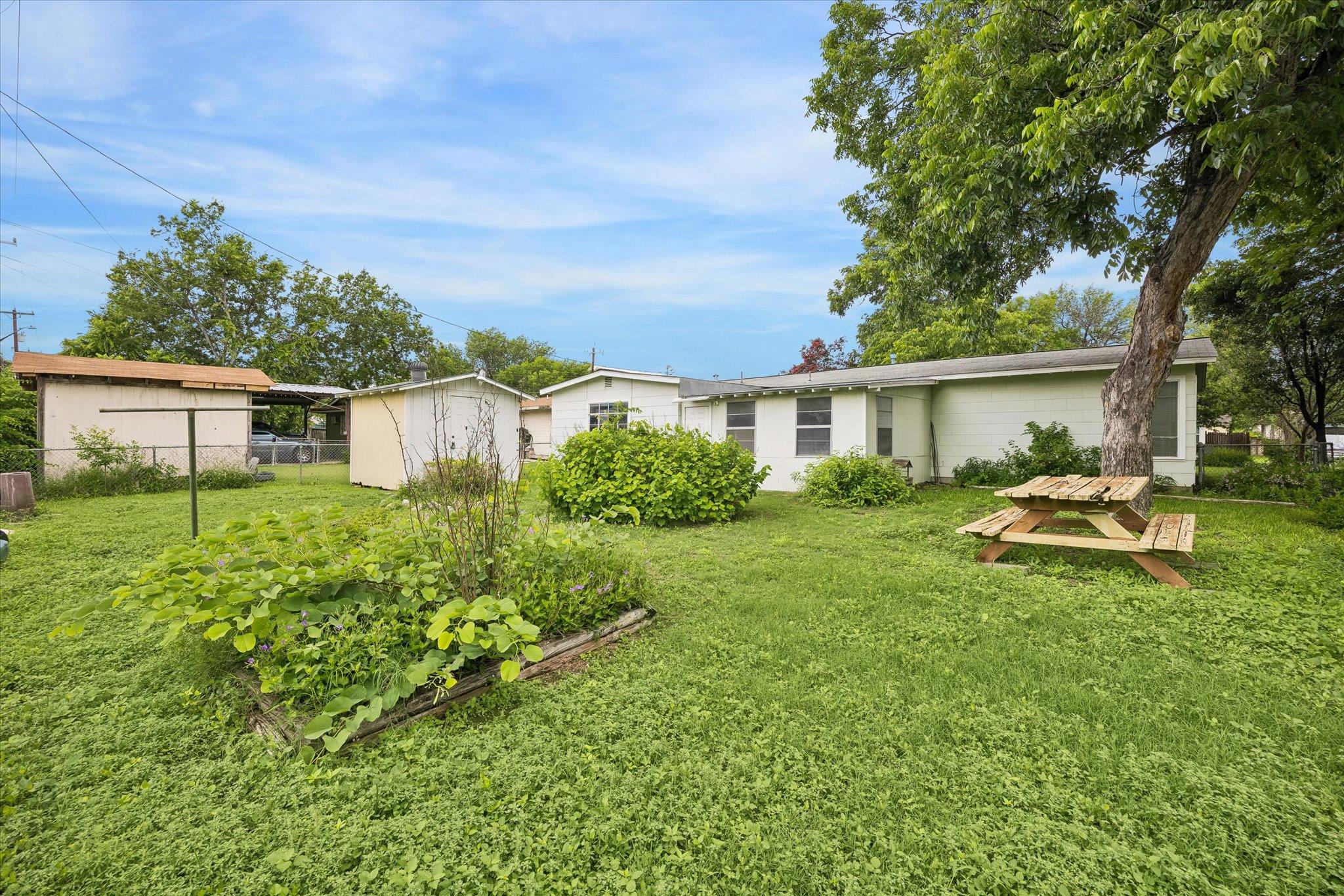 458 Basswood Dr, San Antonio, TX 78213