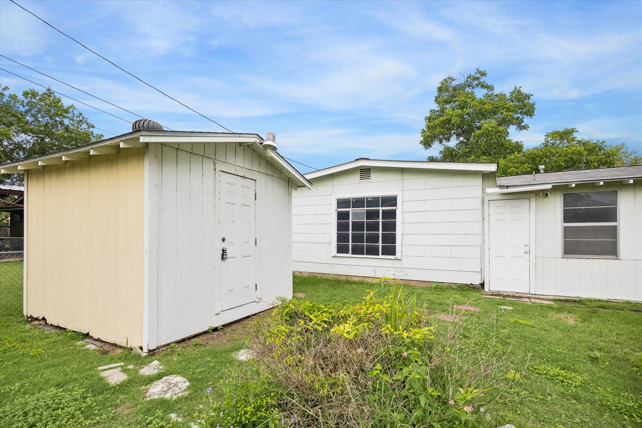 458 Basswood Dr, San Antonio, TX 78213
