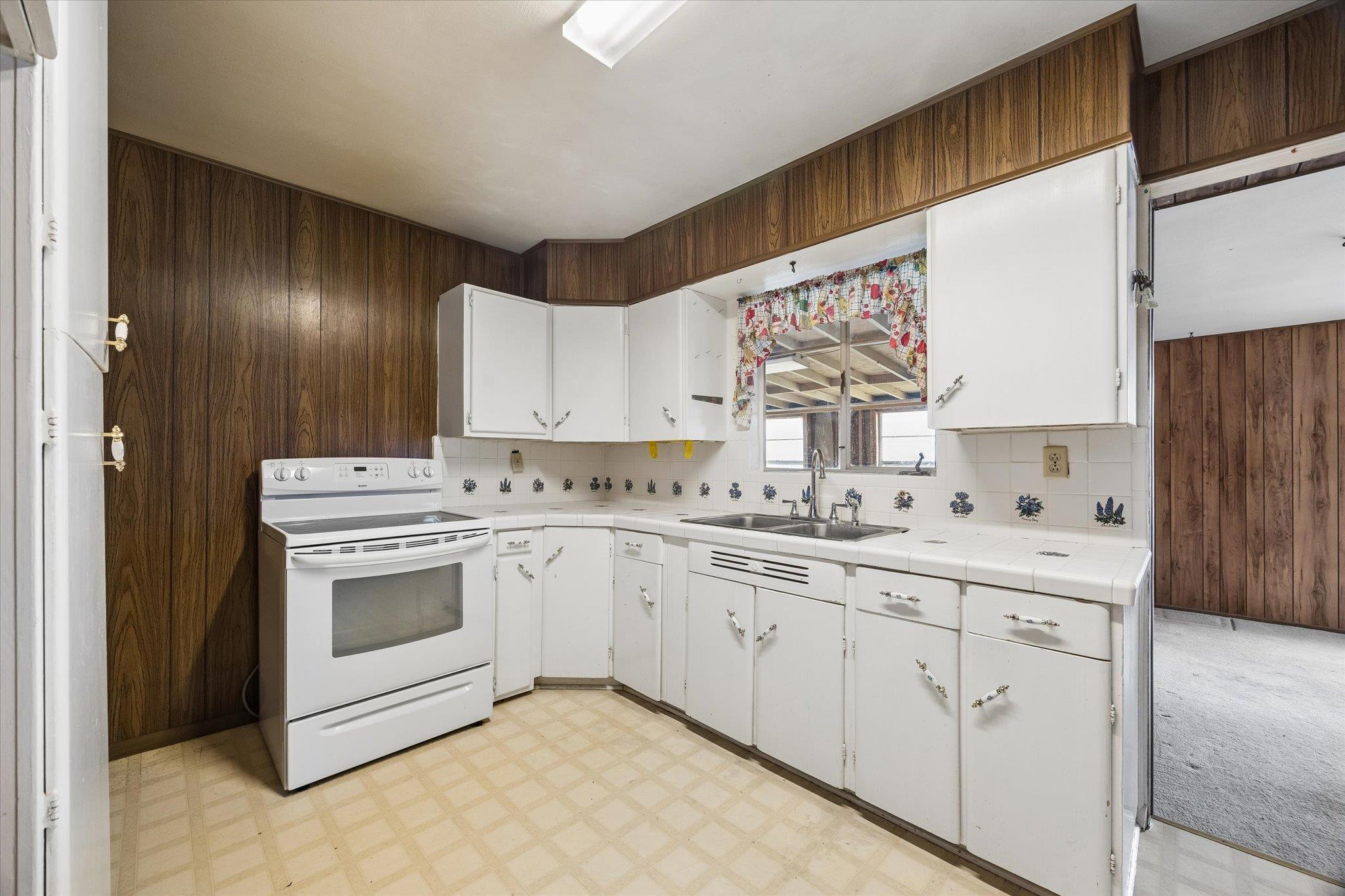 458 Basswood Dr, San Antonio, TX 78213