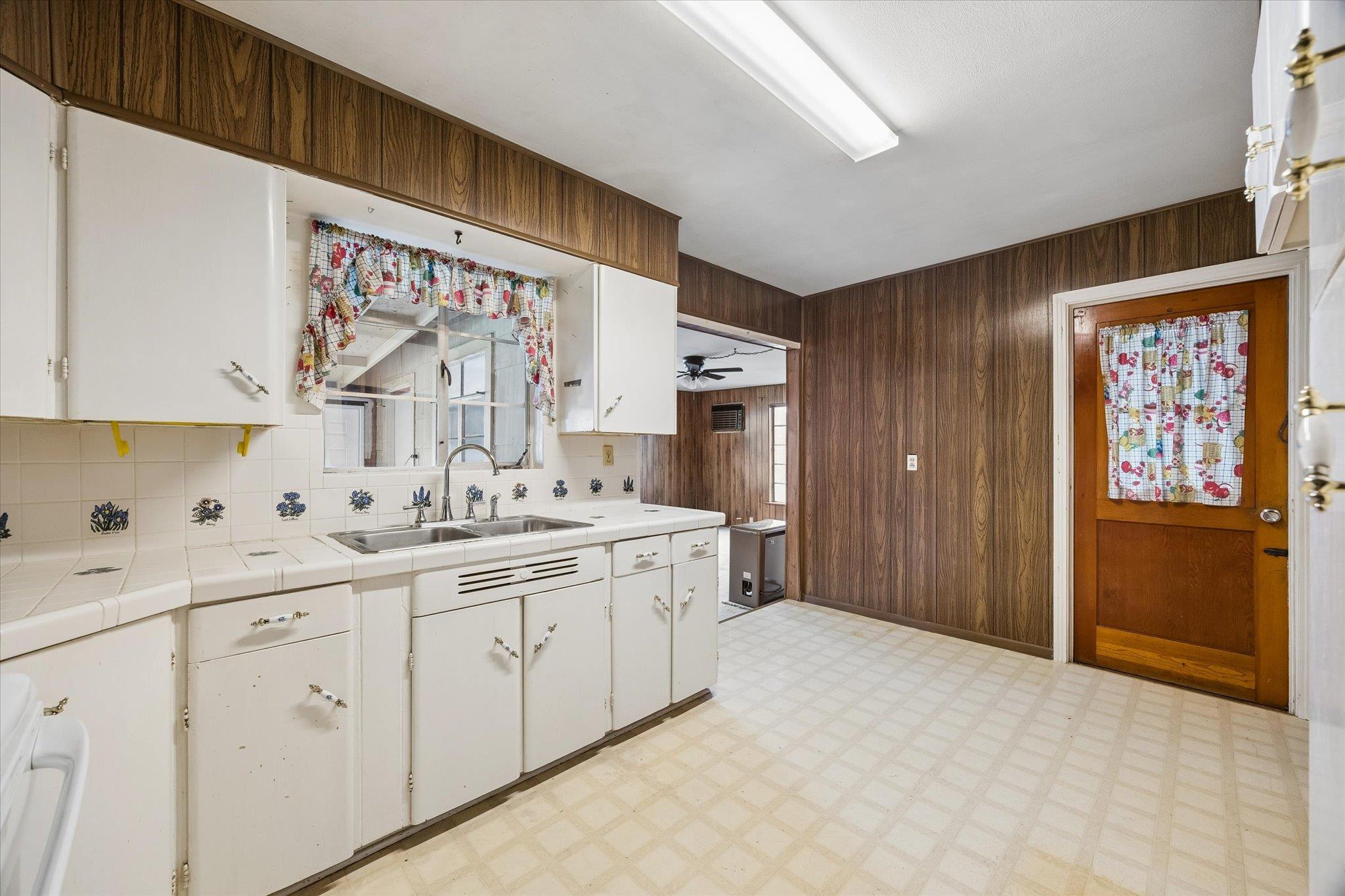 458 Basswood Dr, San Antonio, TX 78213