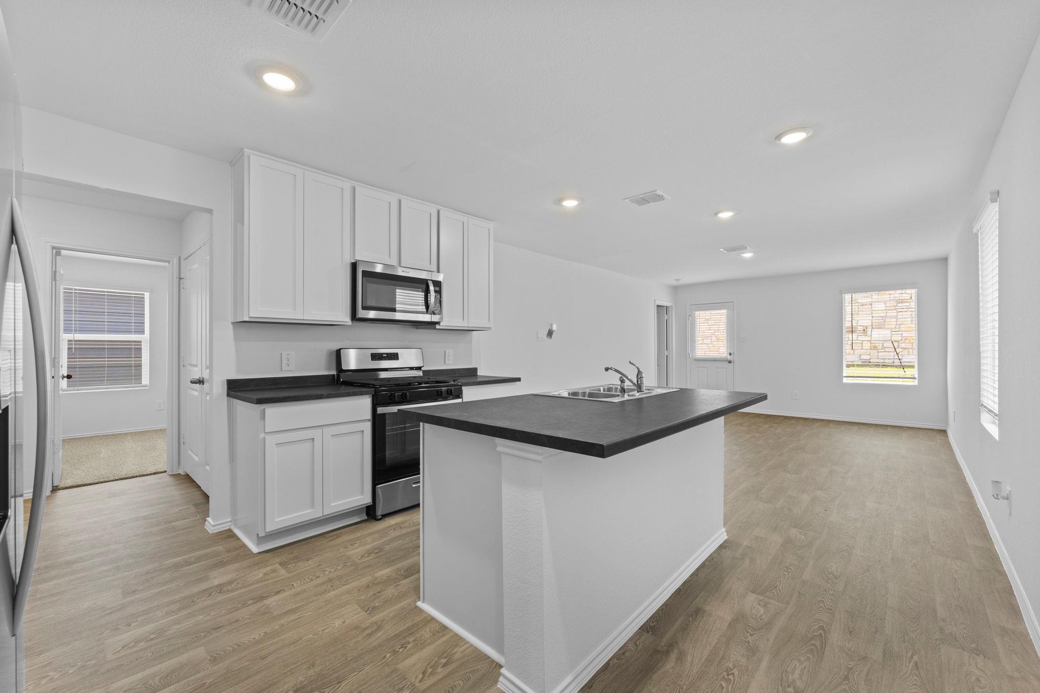 118 Schuenemann Way, Uhland, TX 78640