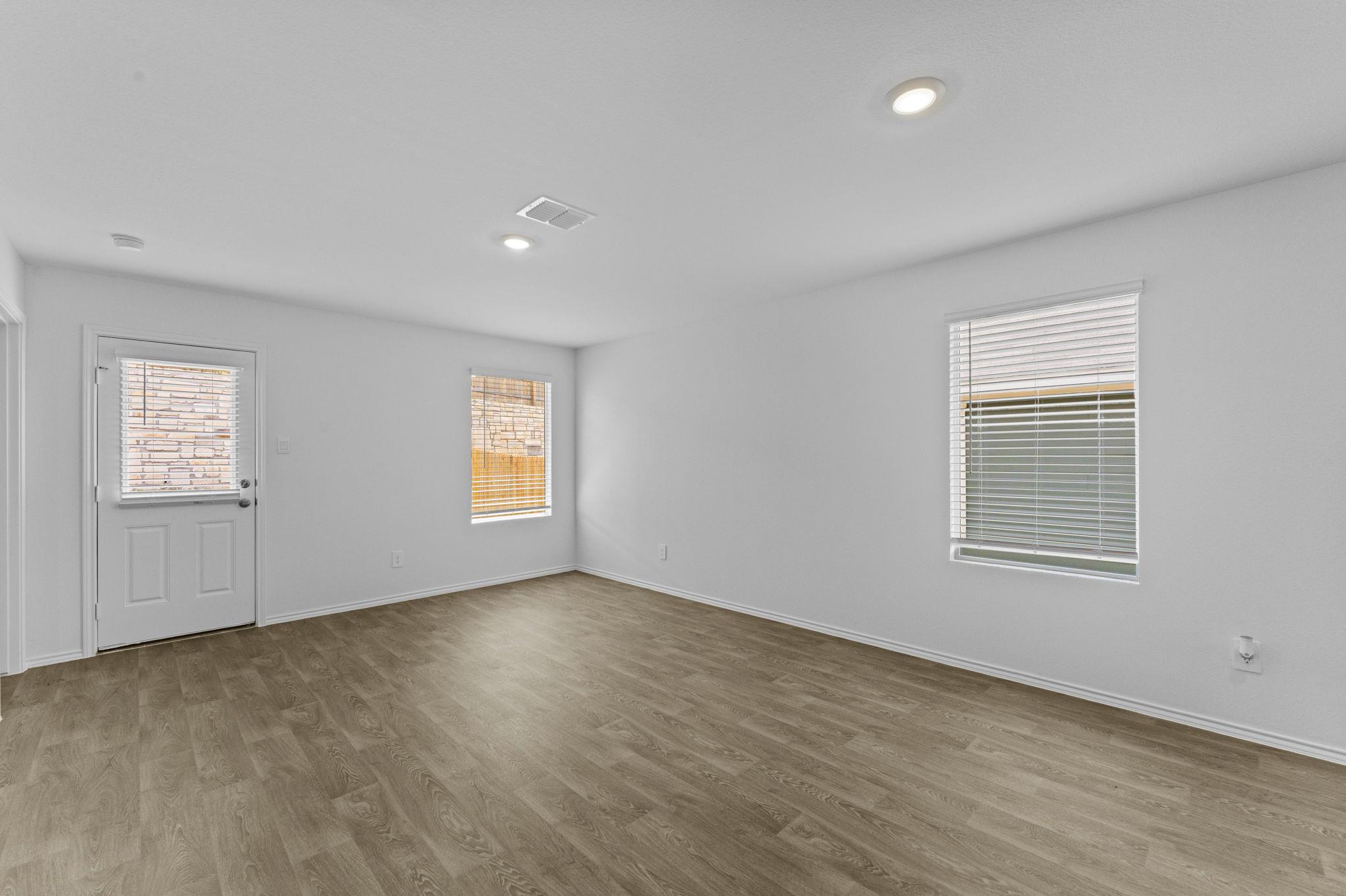 118 Schuenemann Way, Uhland, TX 78640