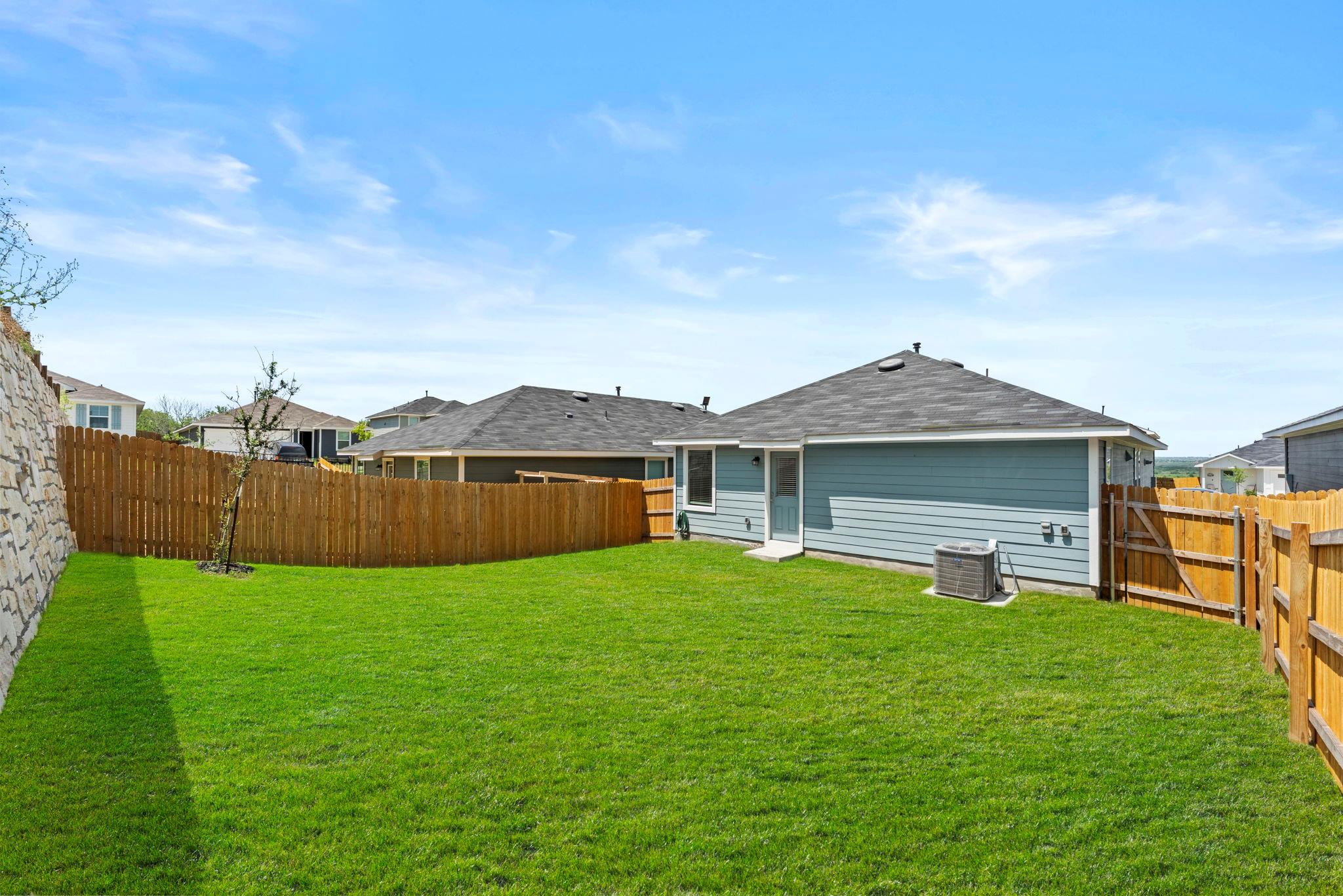 118 Schuenemann Way, Uhland, TX 78640