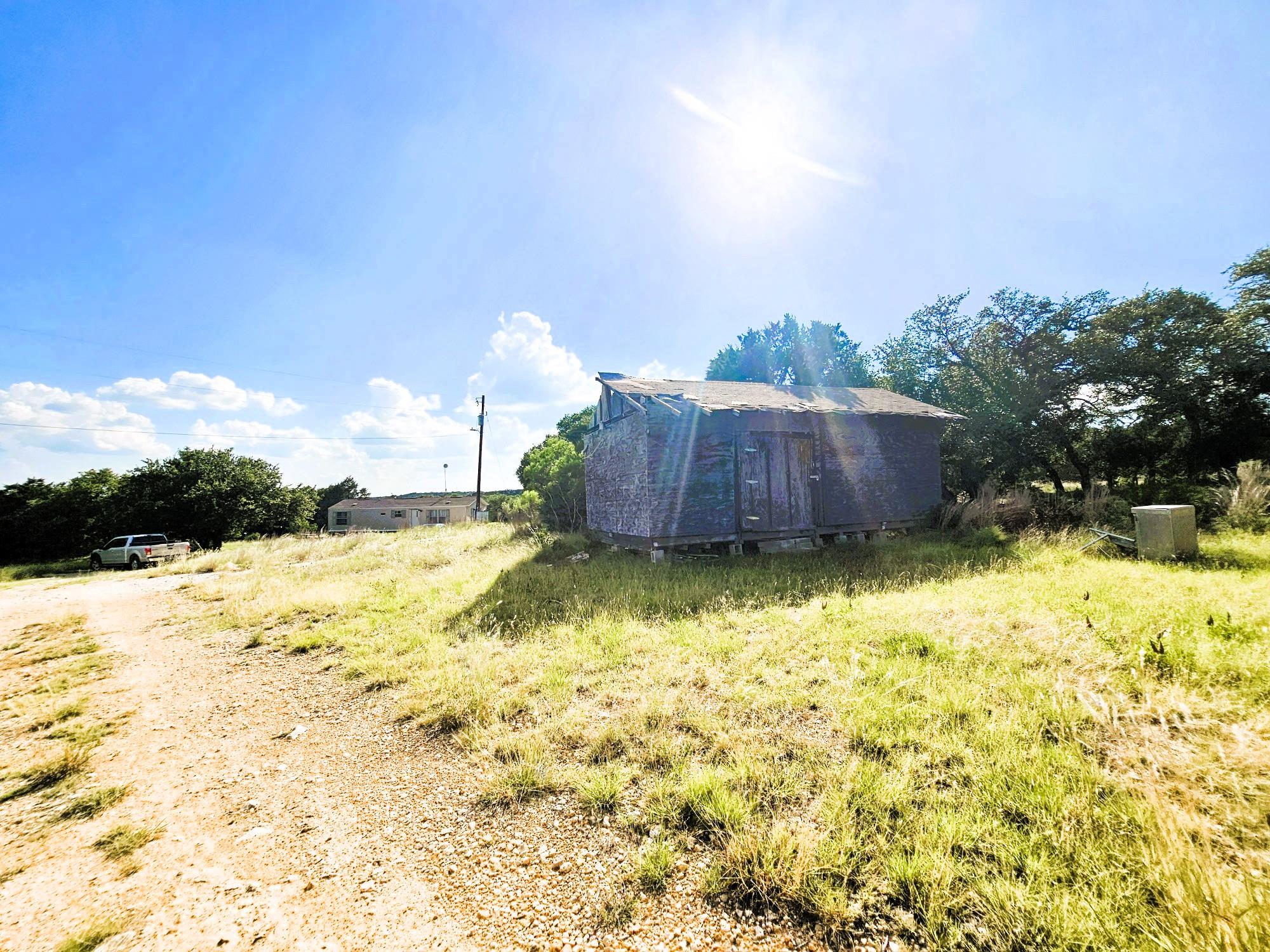 100 Reavis Dr, Kempner, TX 76539
