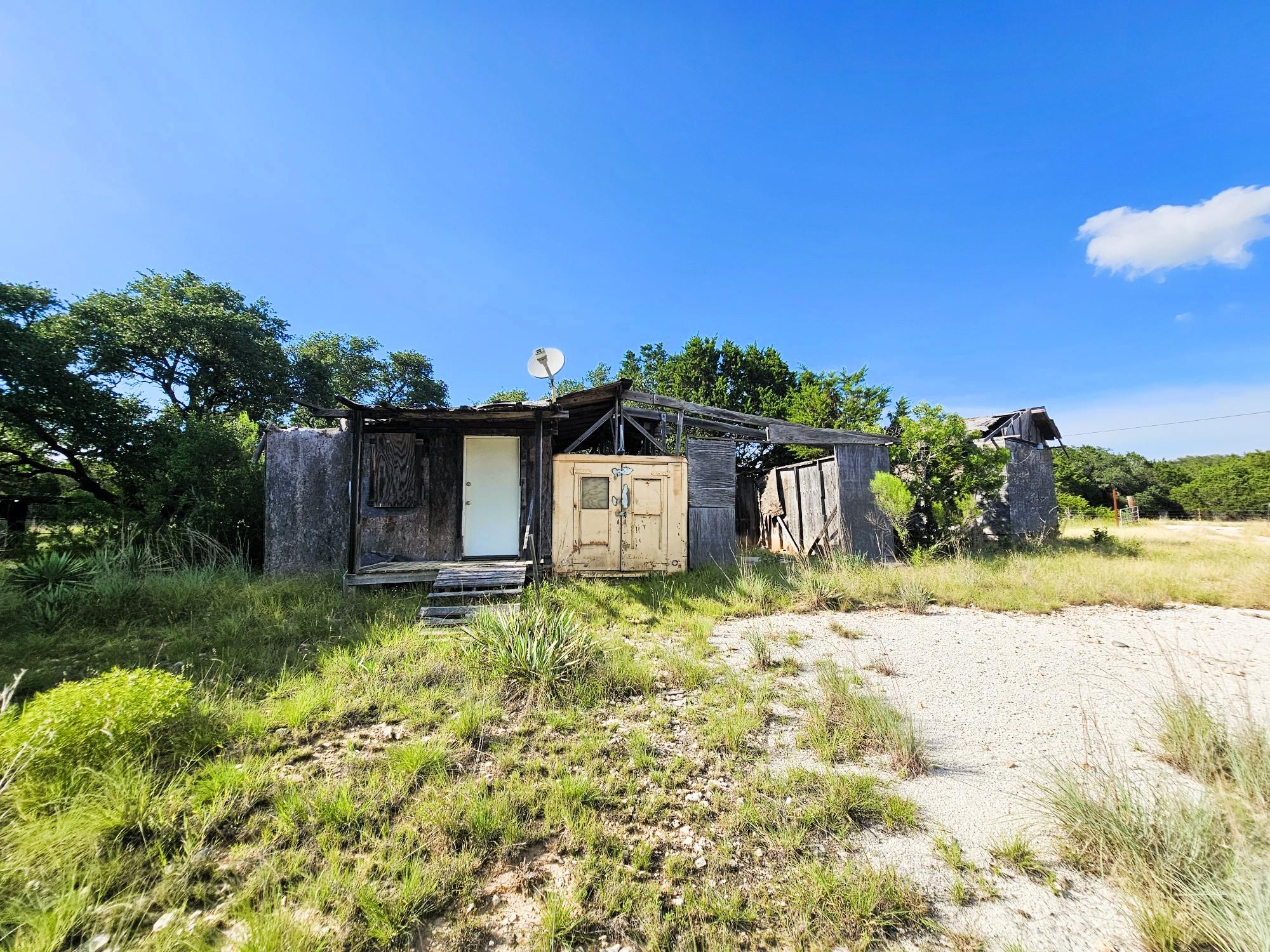 100 Reavis Dr, Kempner, TX 76539