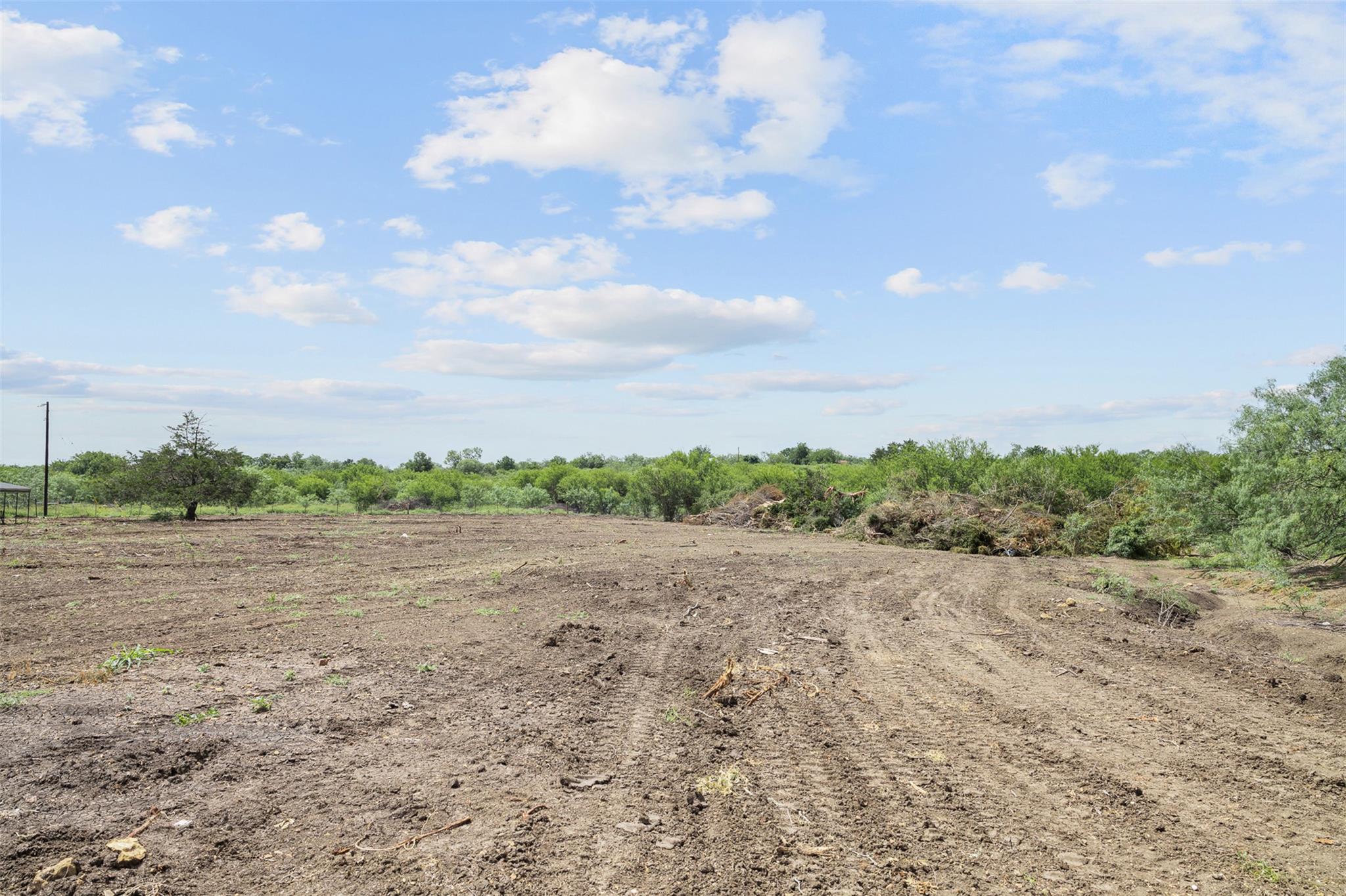 3315 Dry Creek Rd, Lockhart, TX 78644