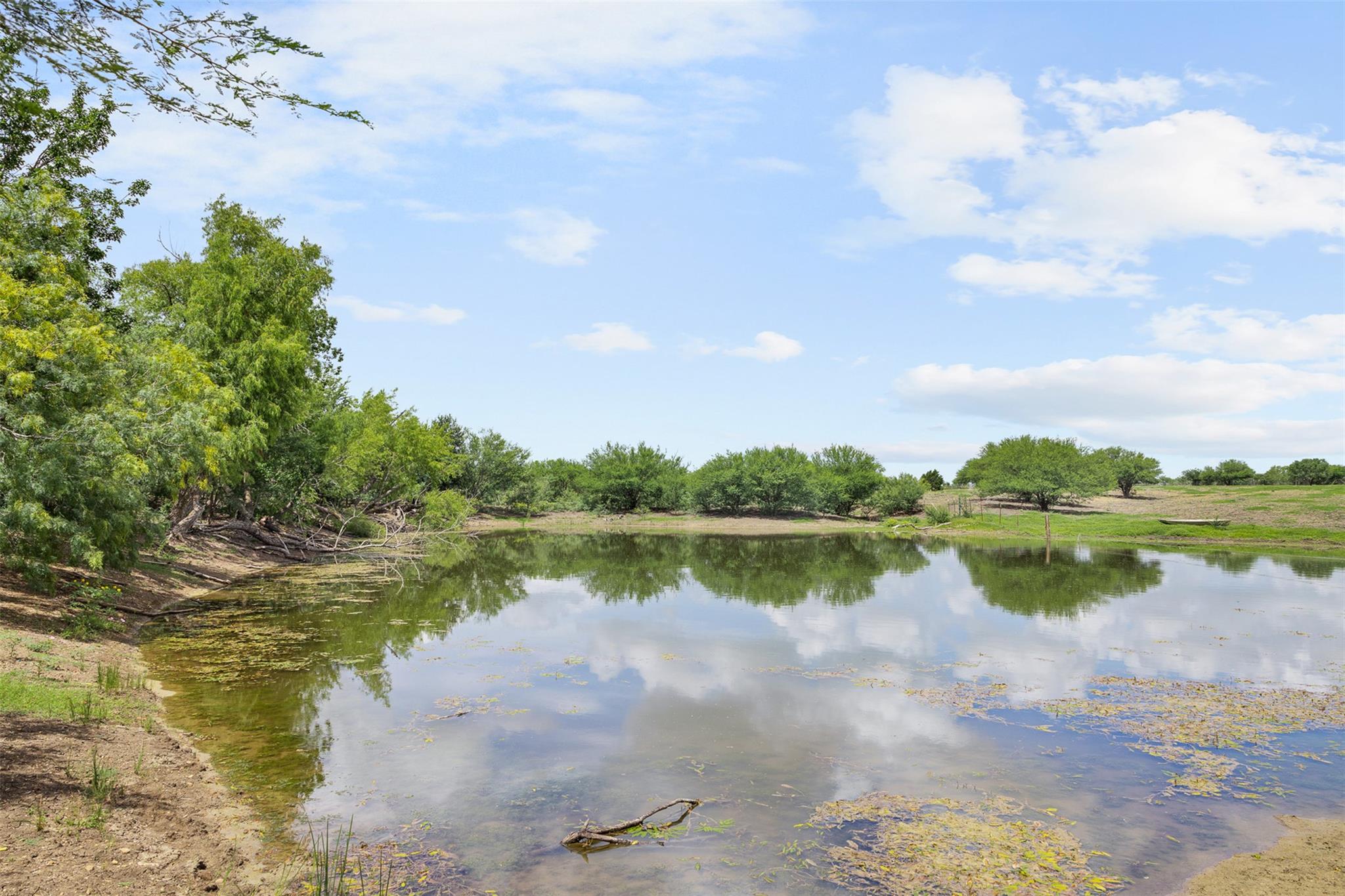 3315 Dry Creek Rd, Lockhart, TX 78644