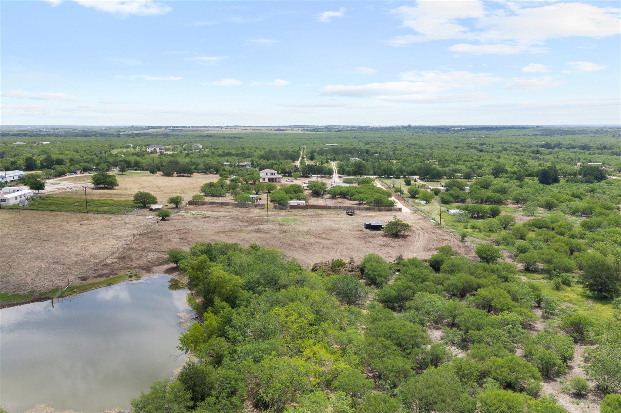 3315 Dry Creek Rd, Lockhart, TX 78644