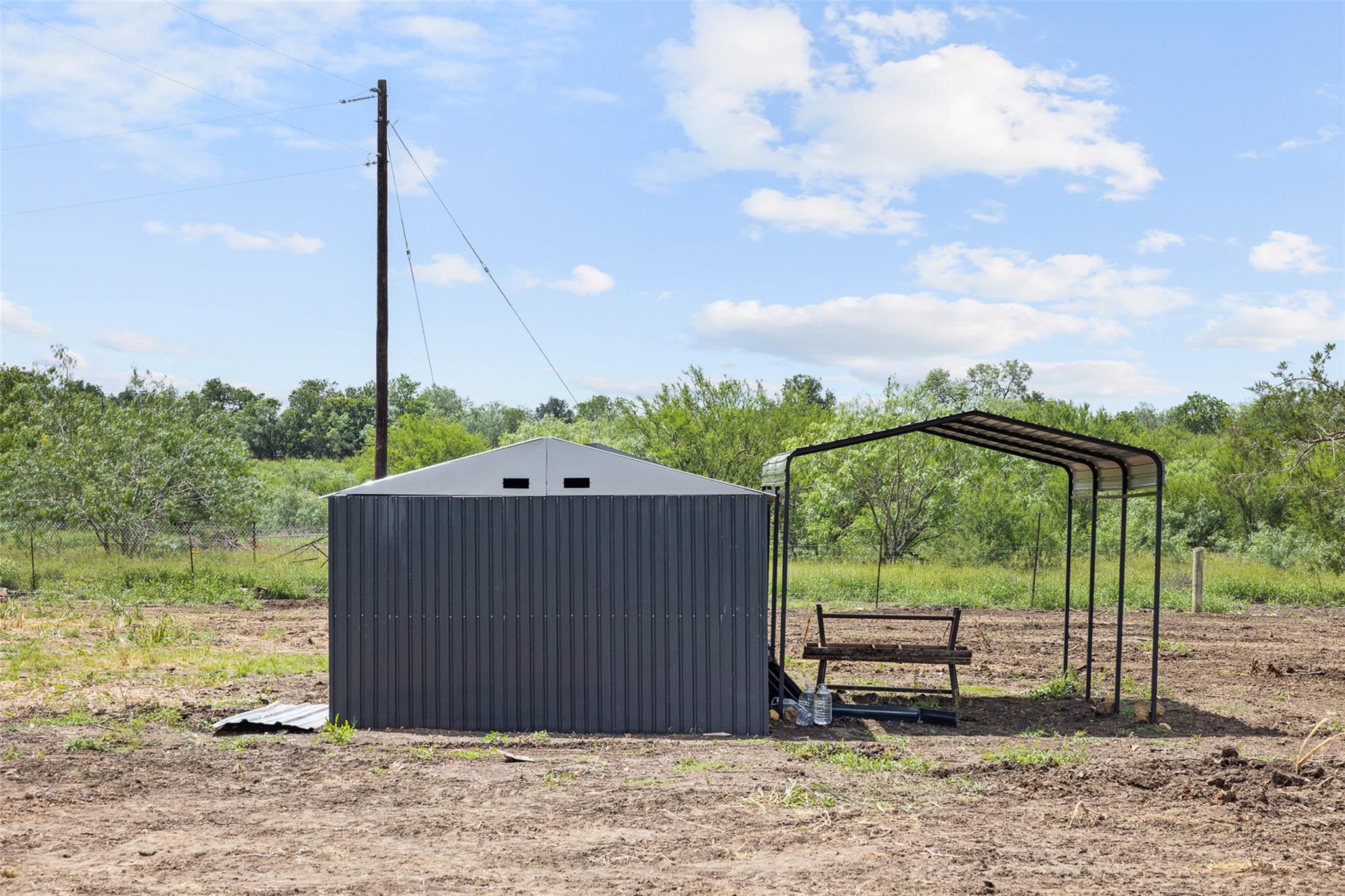 3315 Dry Creek Rd, Lockhart, TX 78644