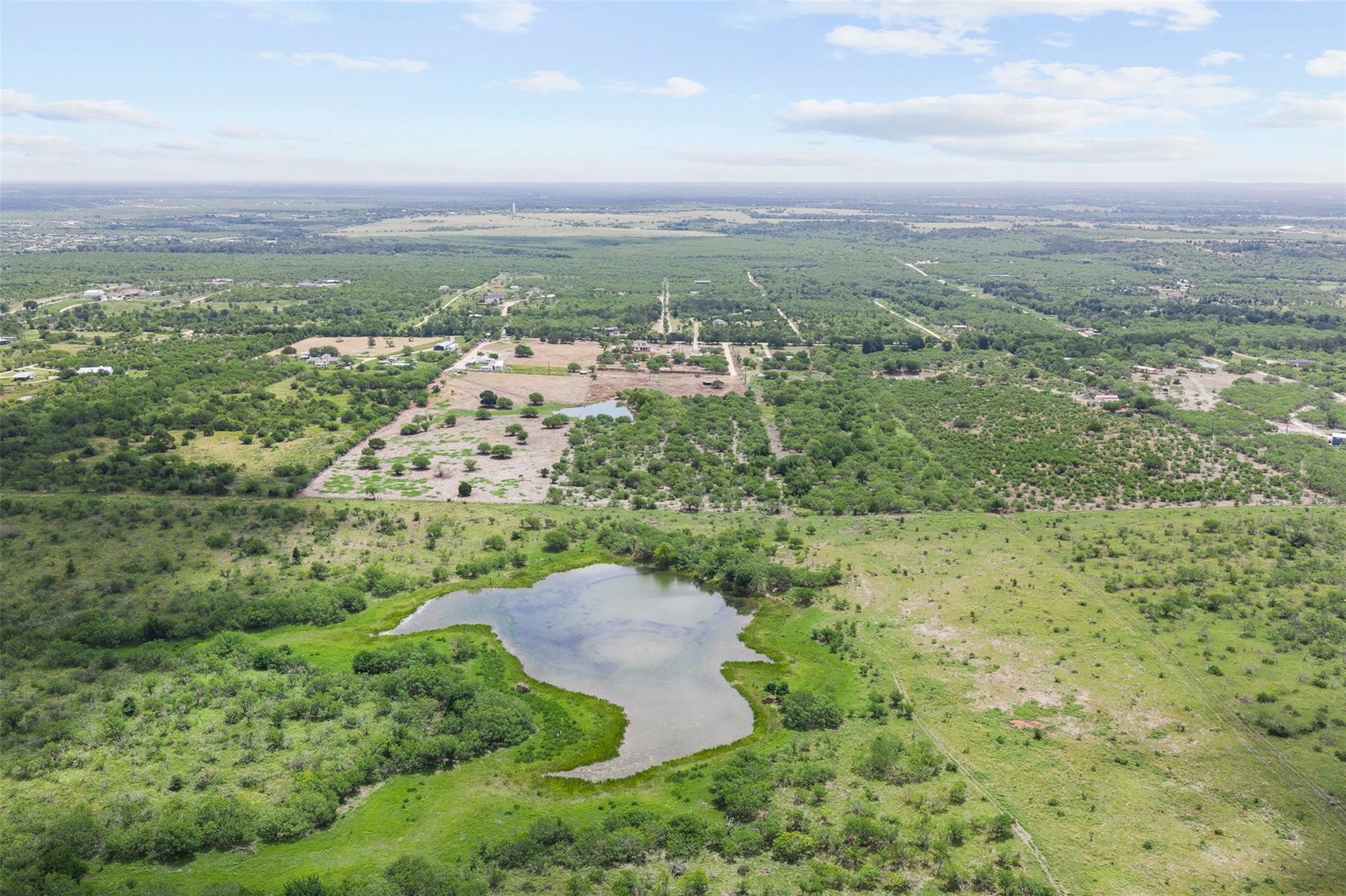 3315 Dry Creek Rd, Lockhart, TX 78644