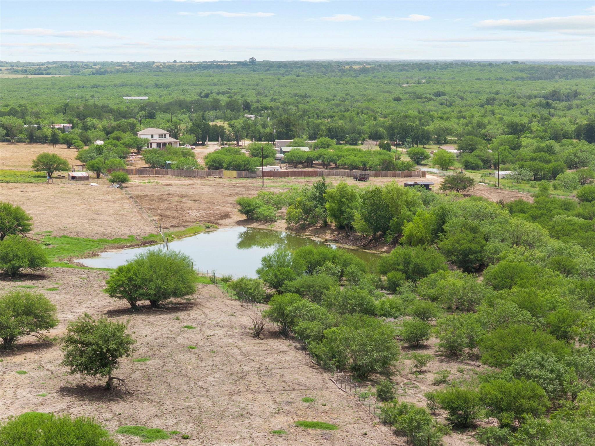 3315 Dry Creek Rd, Lockhart, TX 78644
