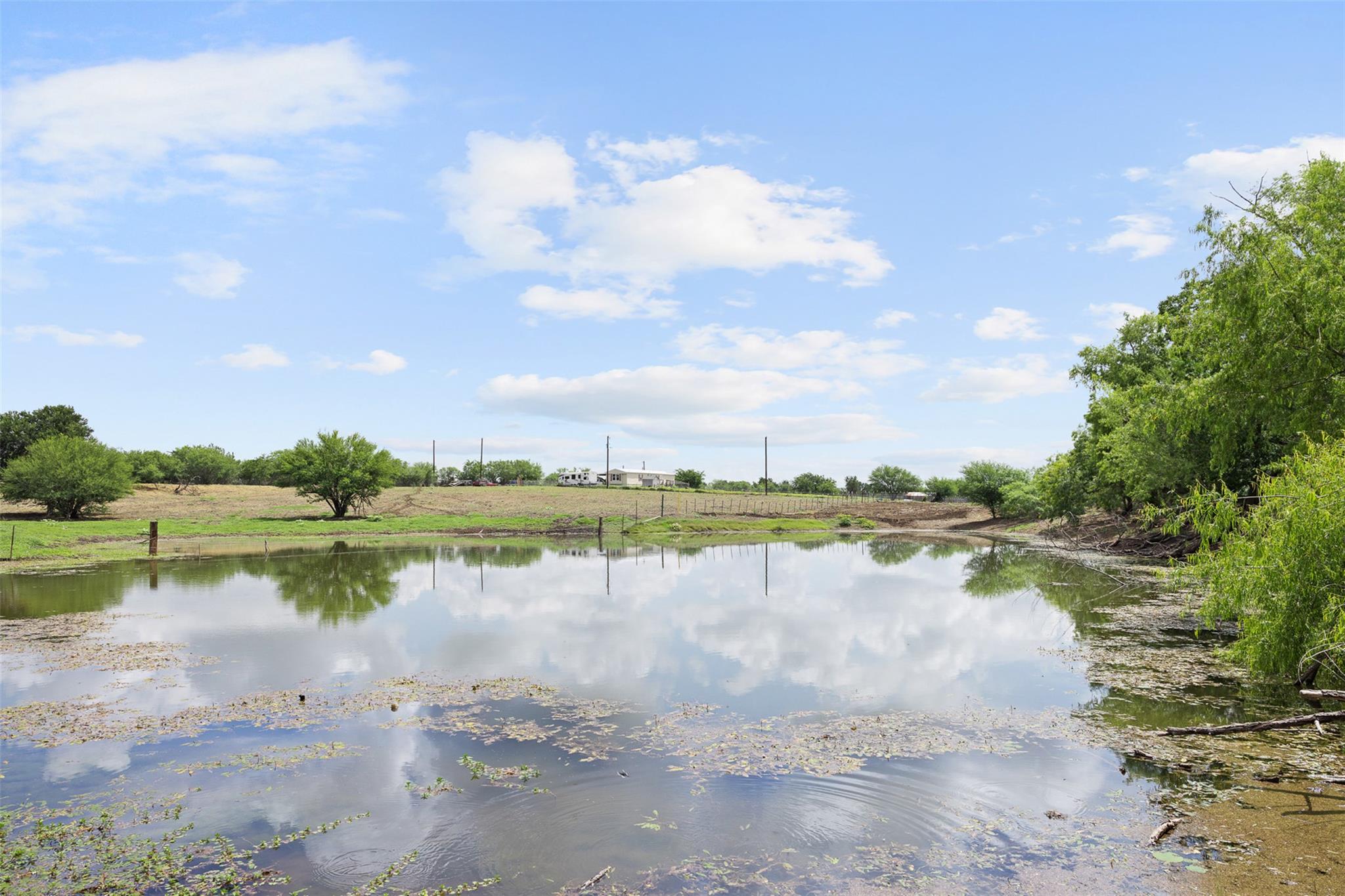 3315 Dry Creek Rd, Lockhart, TX 78644