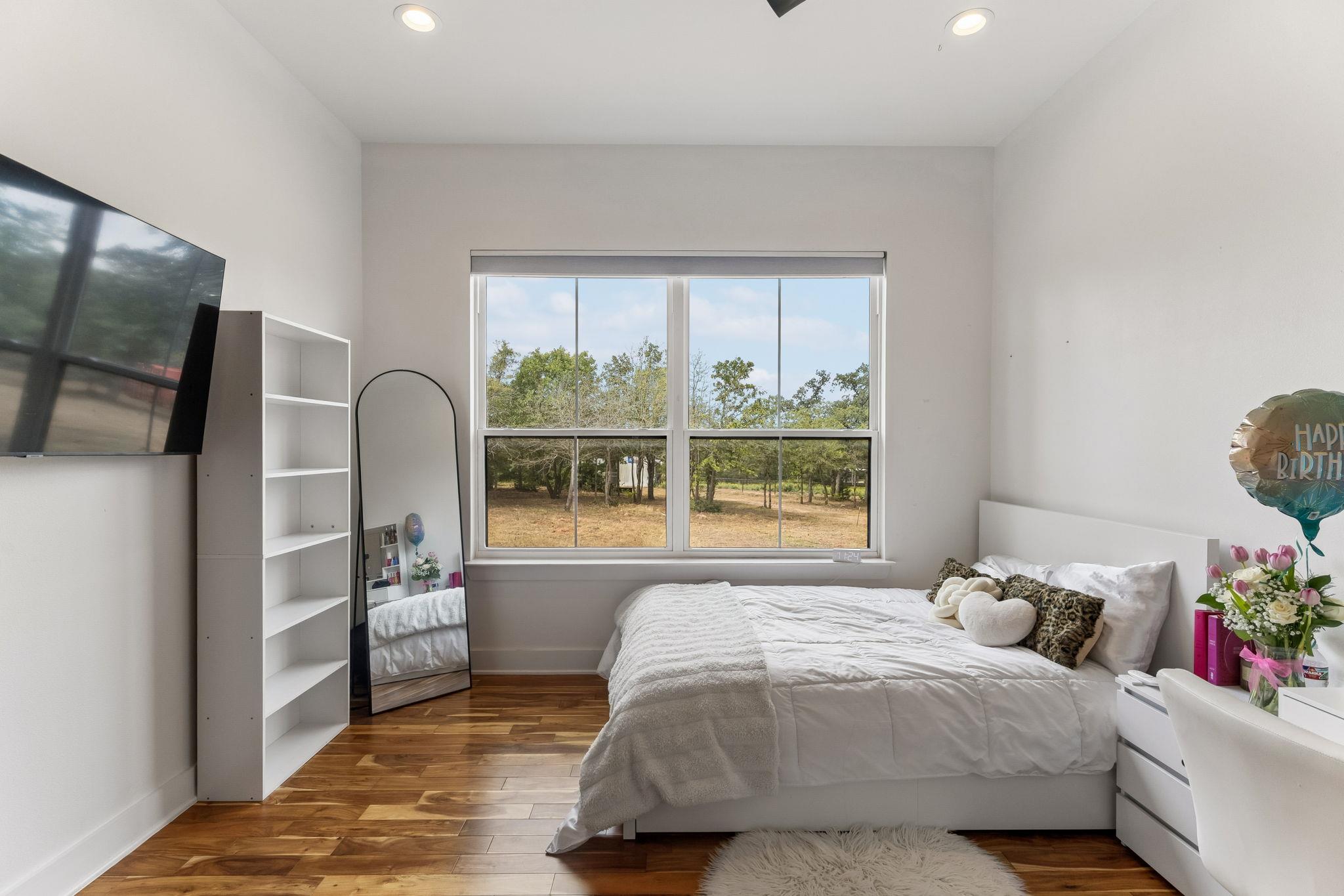 143 W Tanglebriar Ct, Bastrop, TX 78602