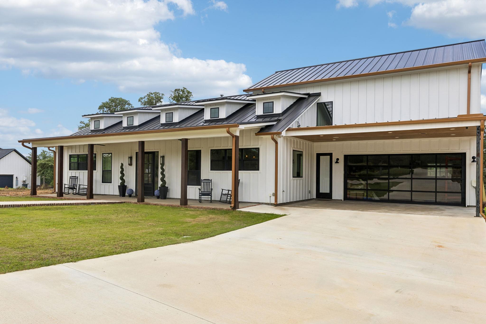143 W Tanglebriar Ct, Bastrop, TX 78602