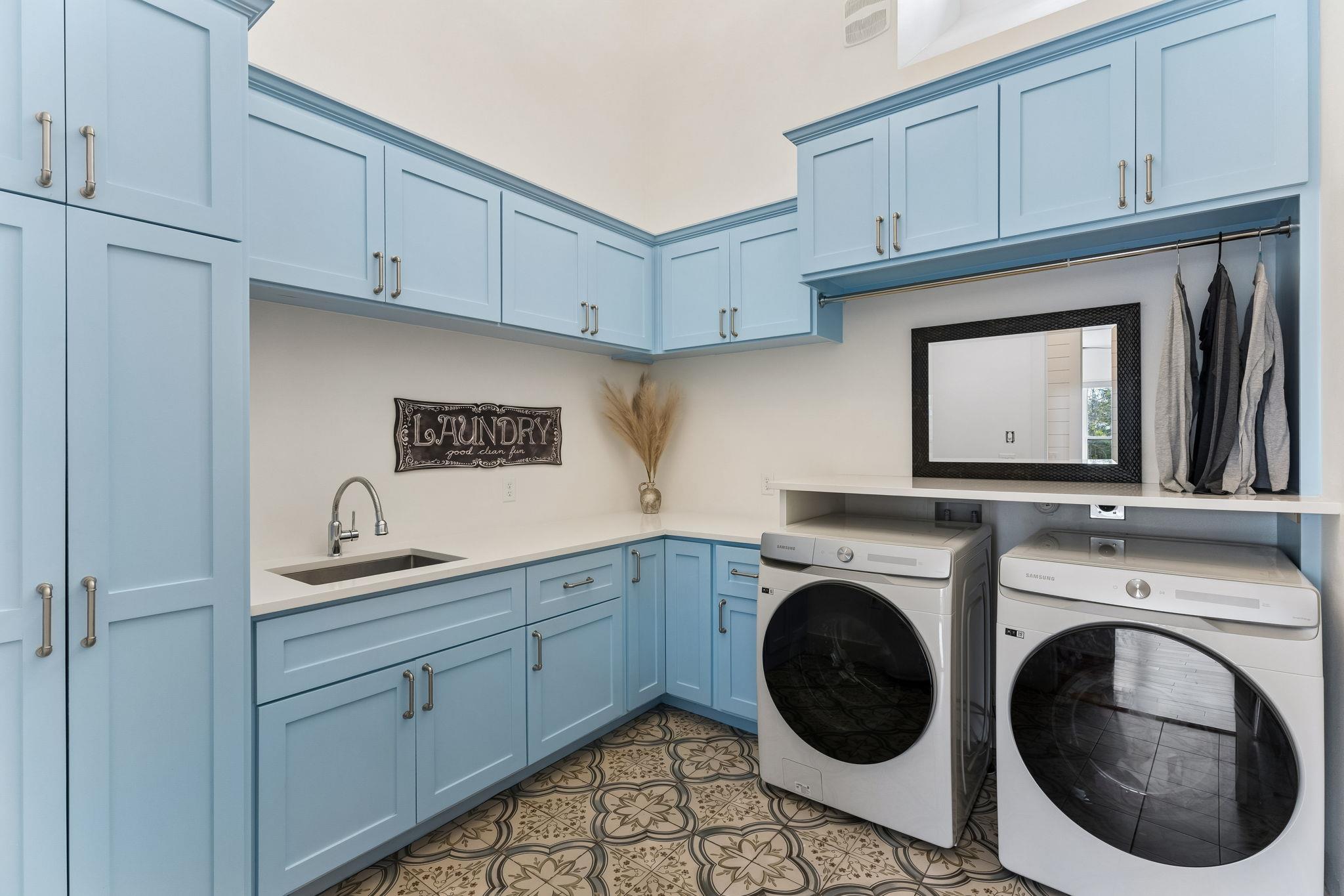 143 W Tanglebriar Ct, Bastrop, TX 78602