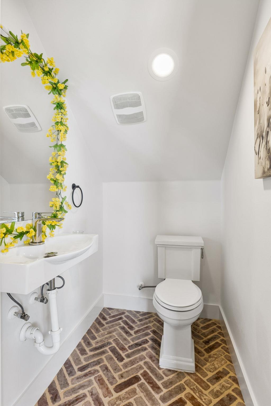 143 W Tanglebriar Ct, Bastrop, TX 78602