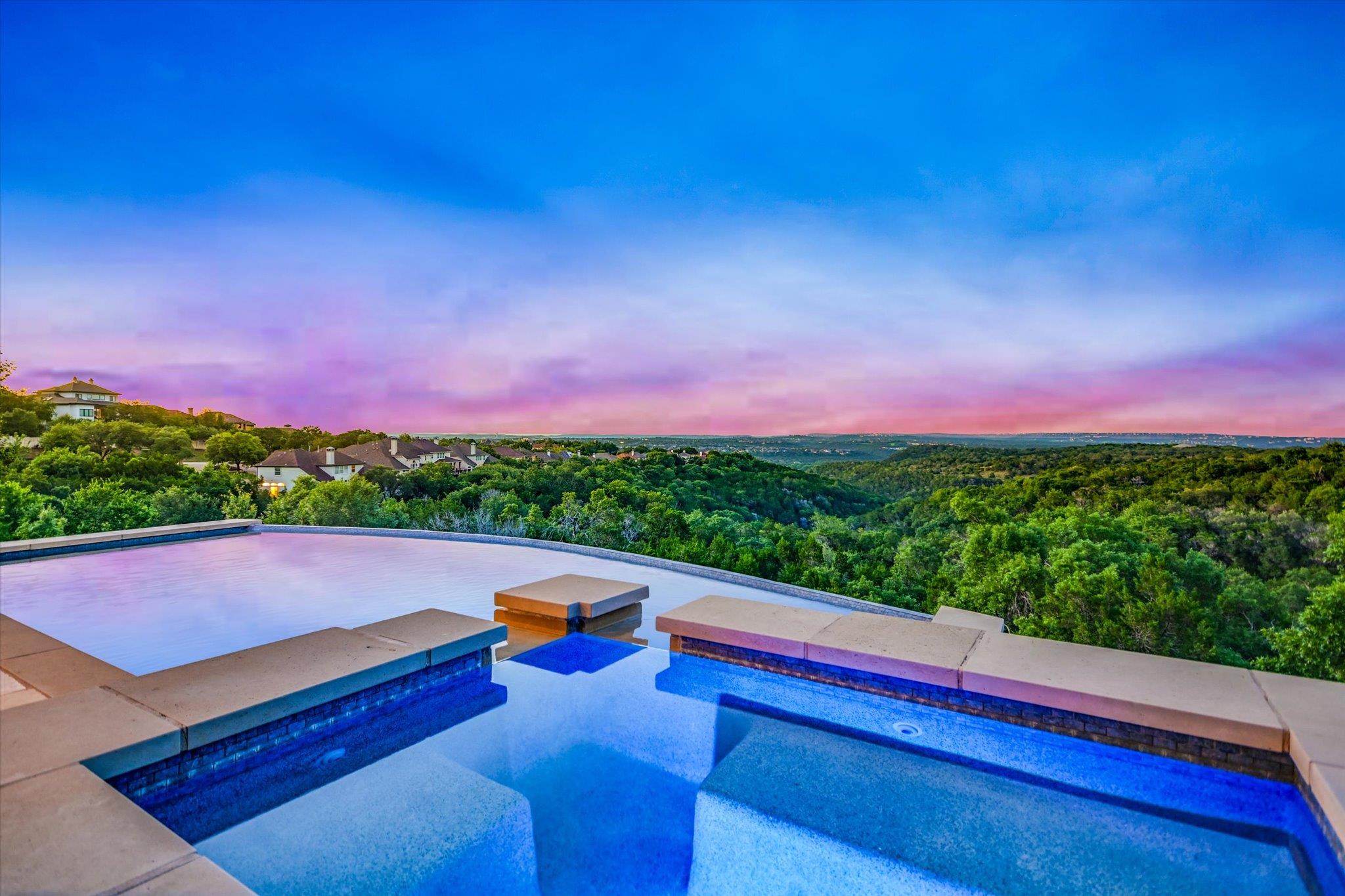 10613 Pointe View Dr, Austin, TX 78738