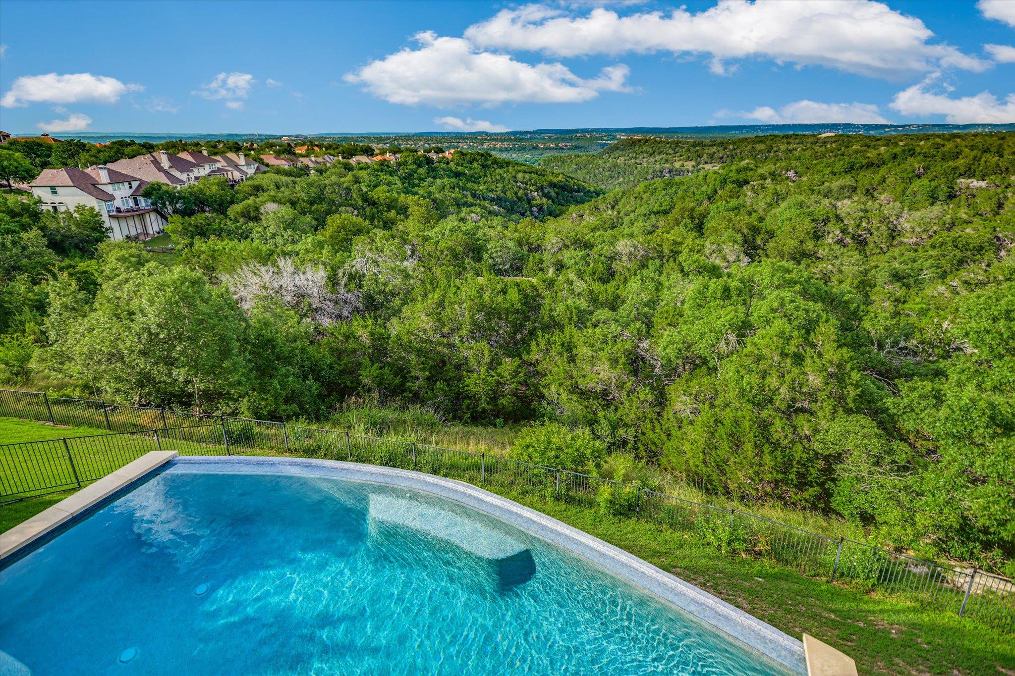 10613 Pointe View Dr, Austin, TX 78738