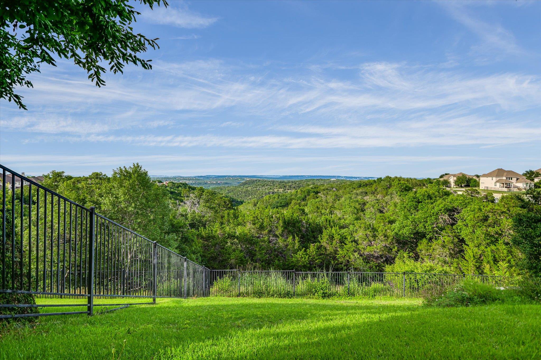 10613 Pointe View Dr, Austin, TX 78738