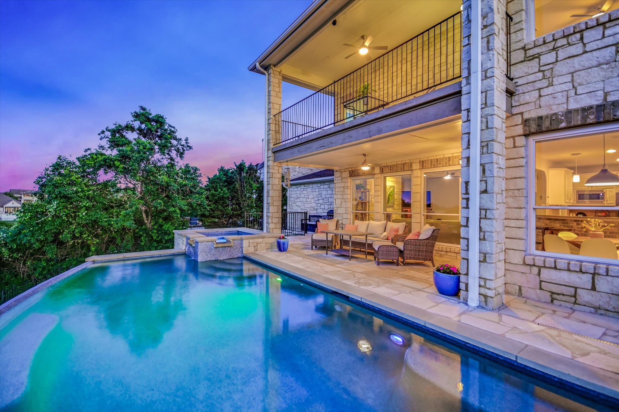 10613 Pointe View Dr, Austin, TX 78738
