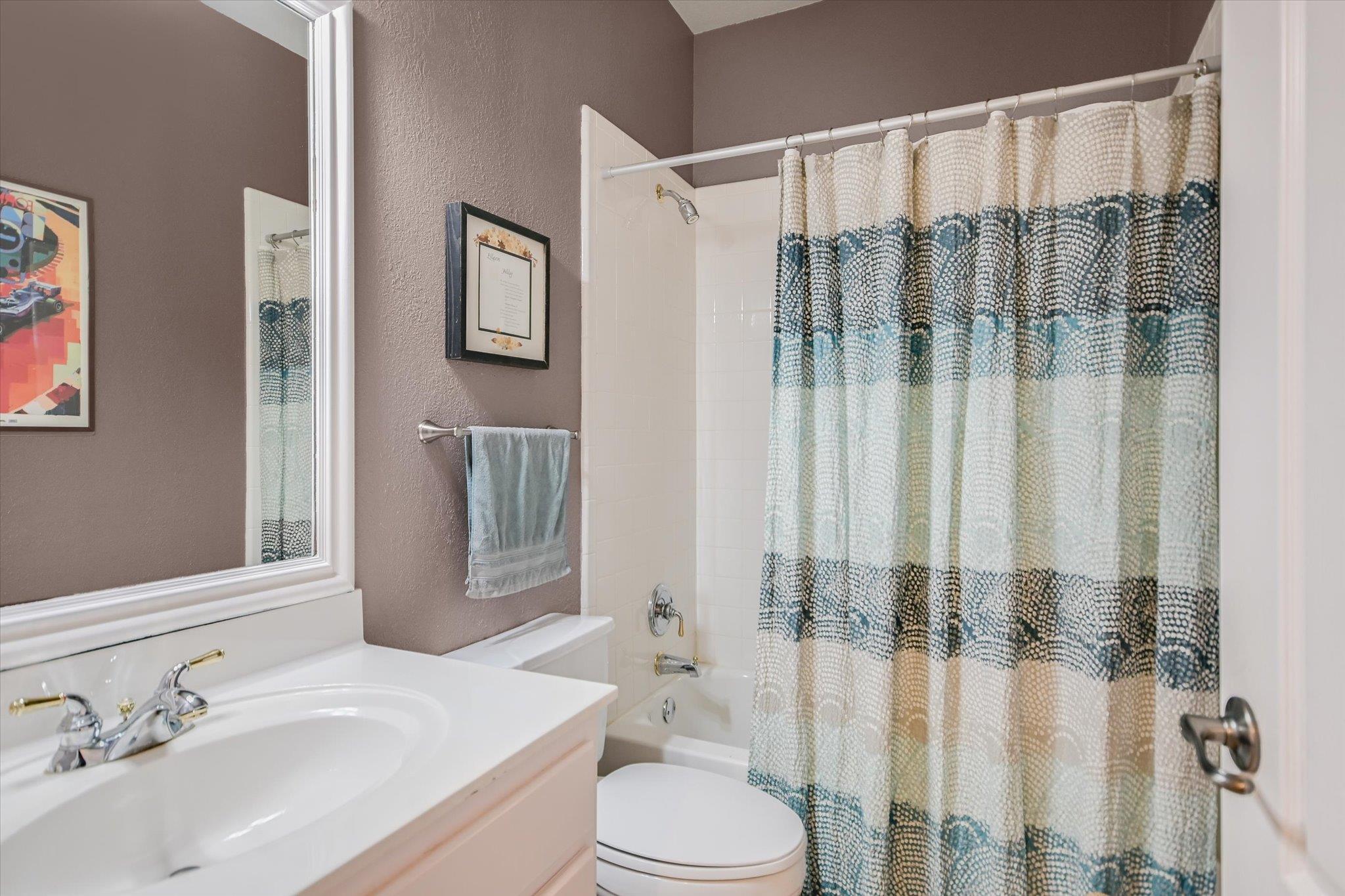 10613 Pointe View Dr, Austin, TX 78738