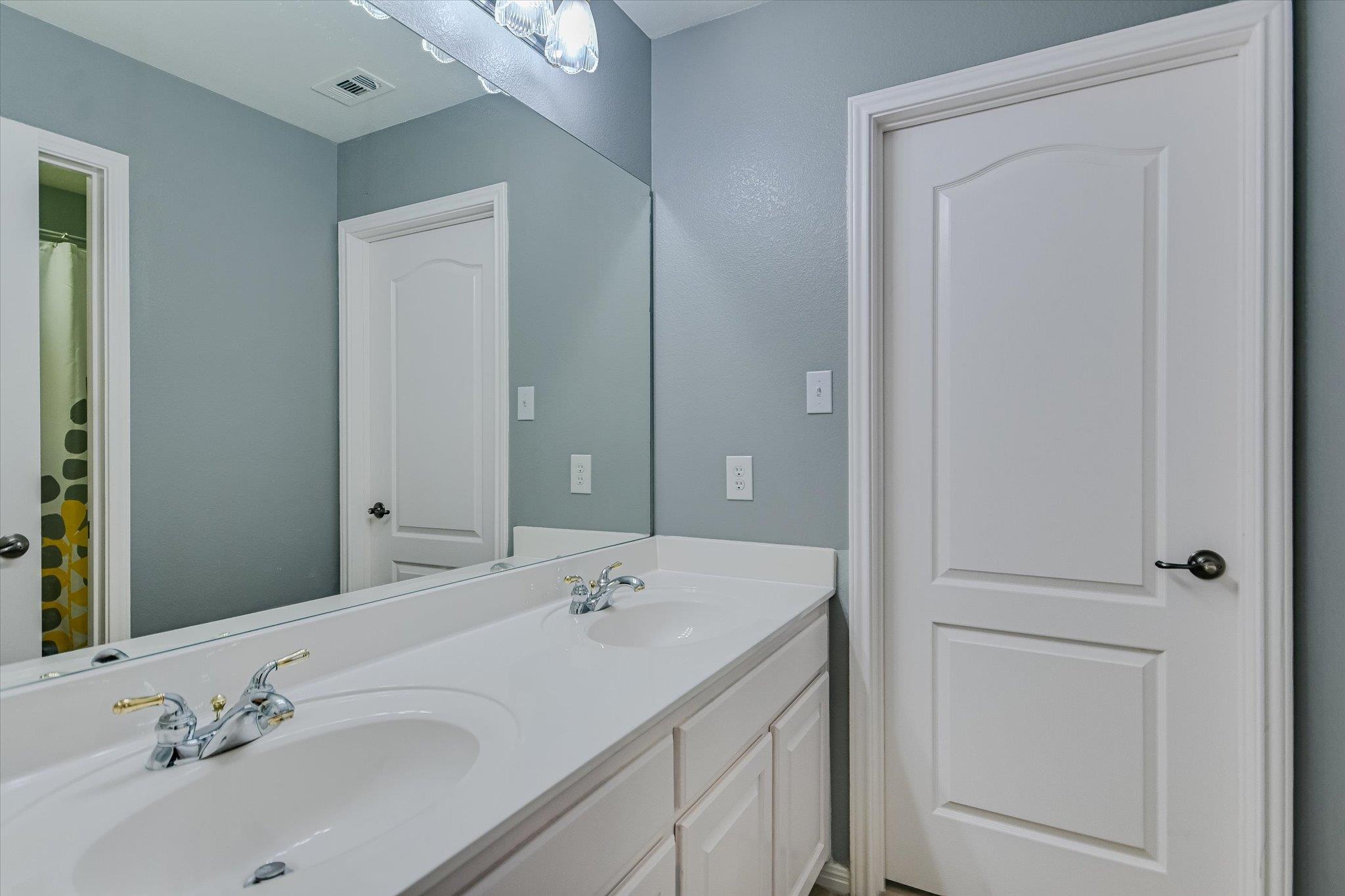 10613 Pointe View Dr, Austin, TX 78738