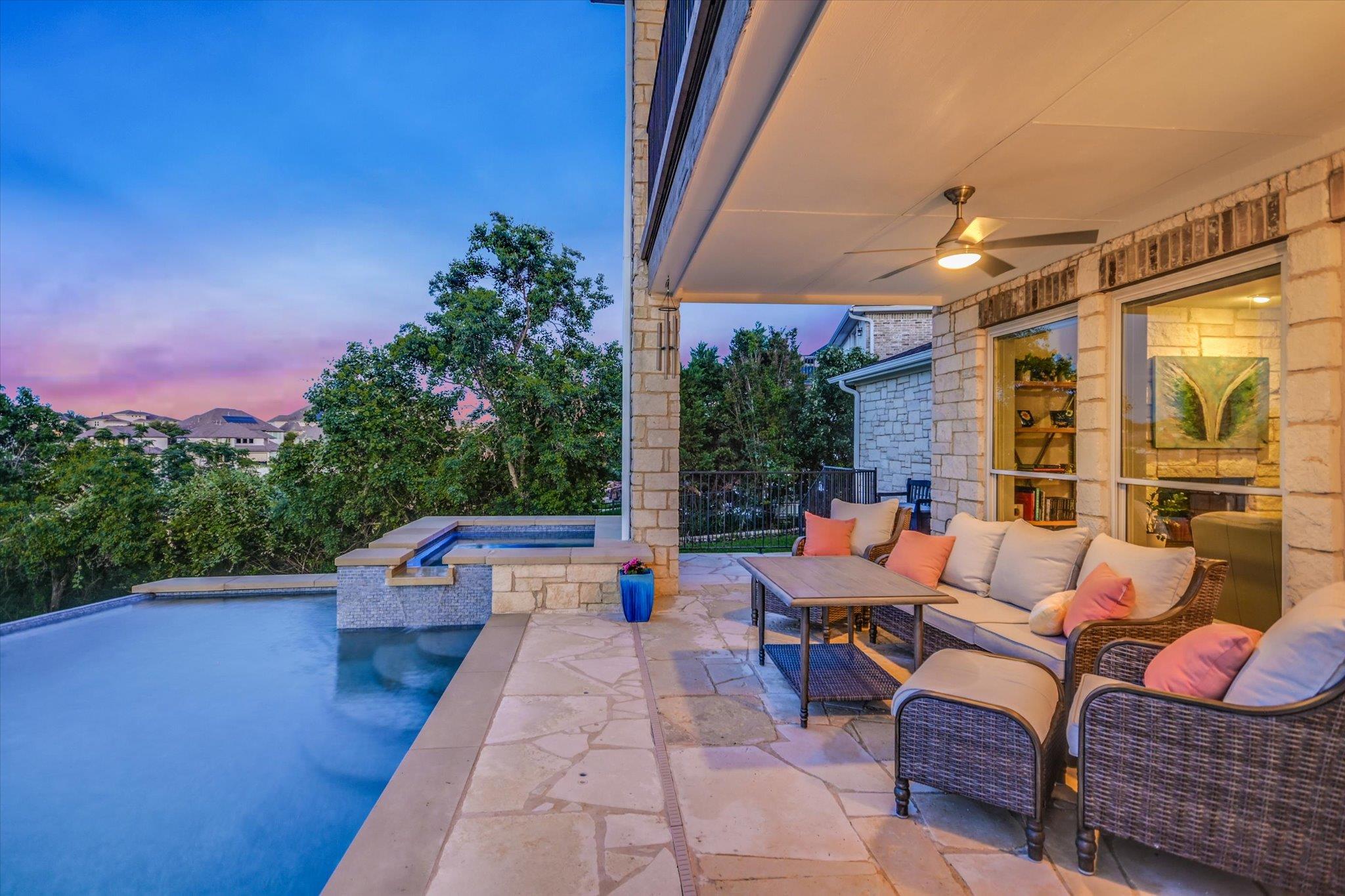 10613 Pointe View Dr, Austin, TX 78738