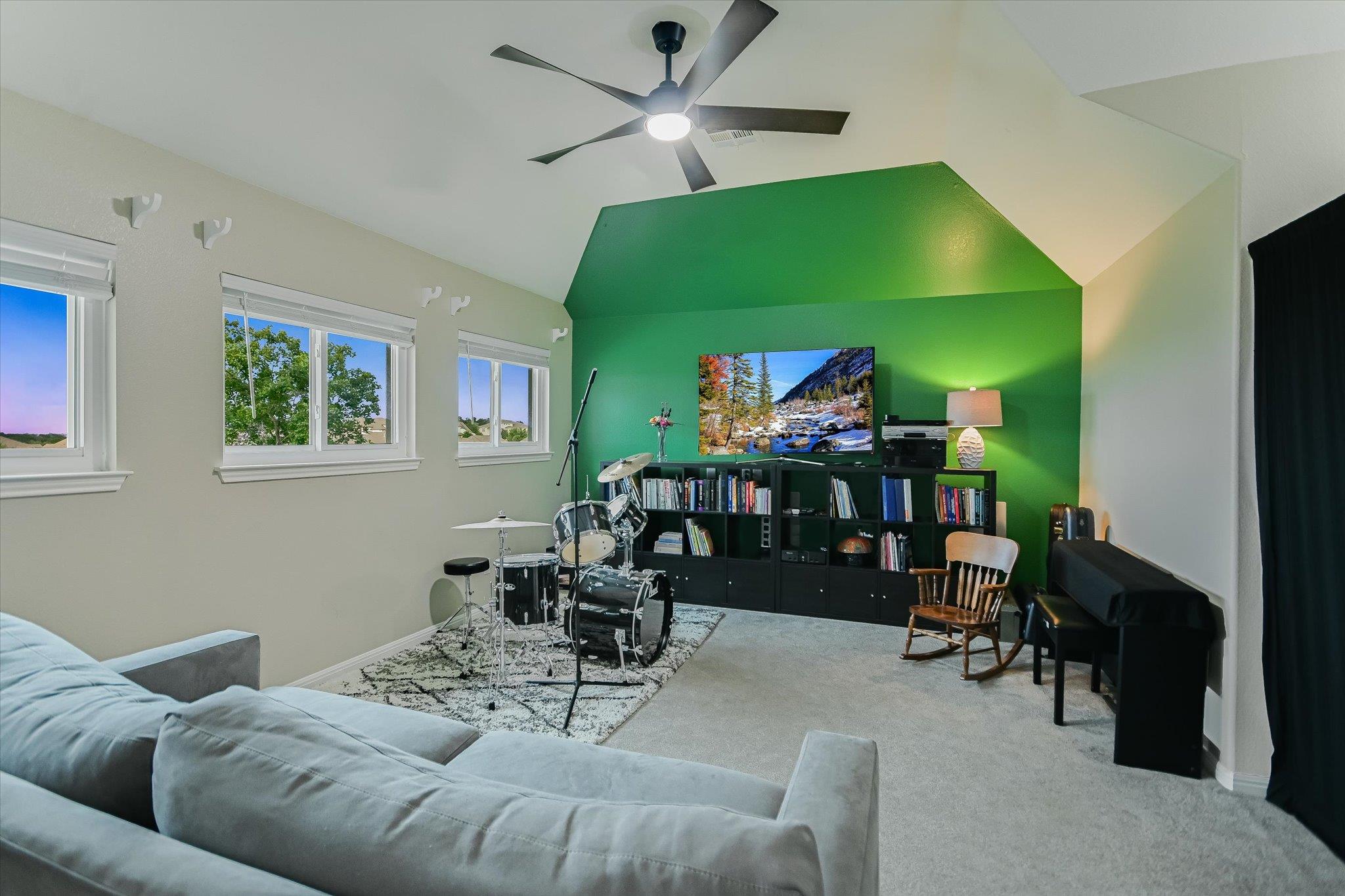 10613 Pointe View Dr, Austin, TX 78738