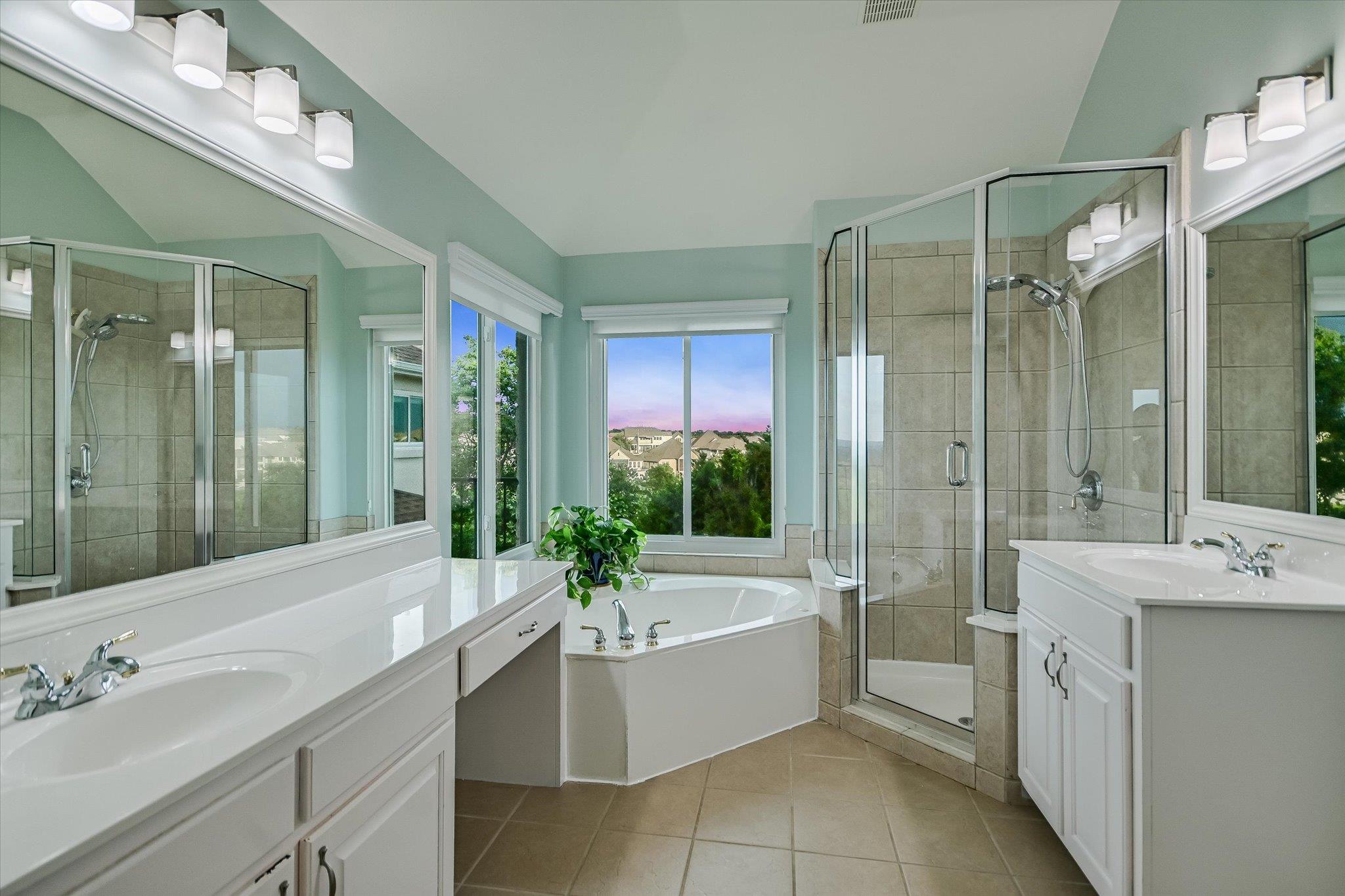 10613 Pointe View Dr, Austin, TX 78738