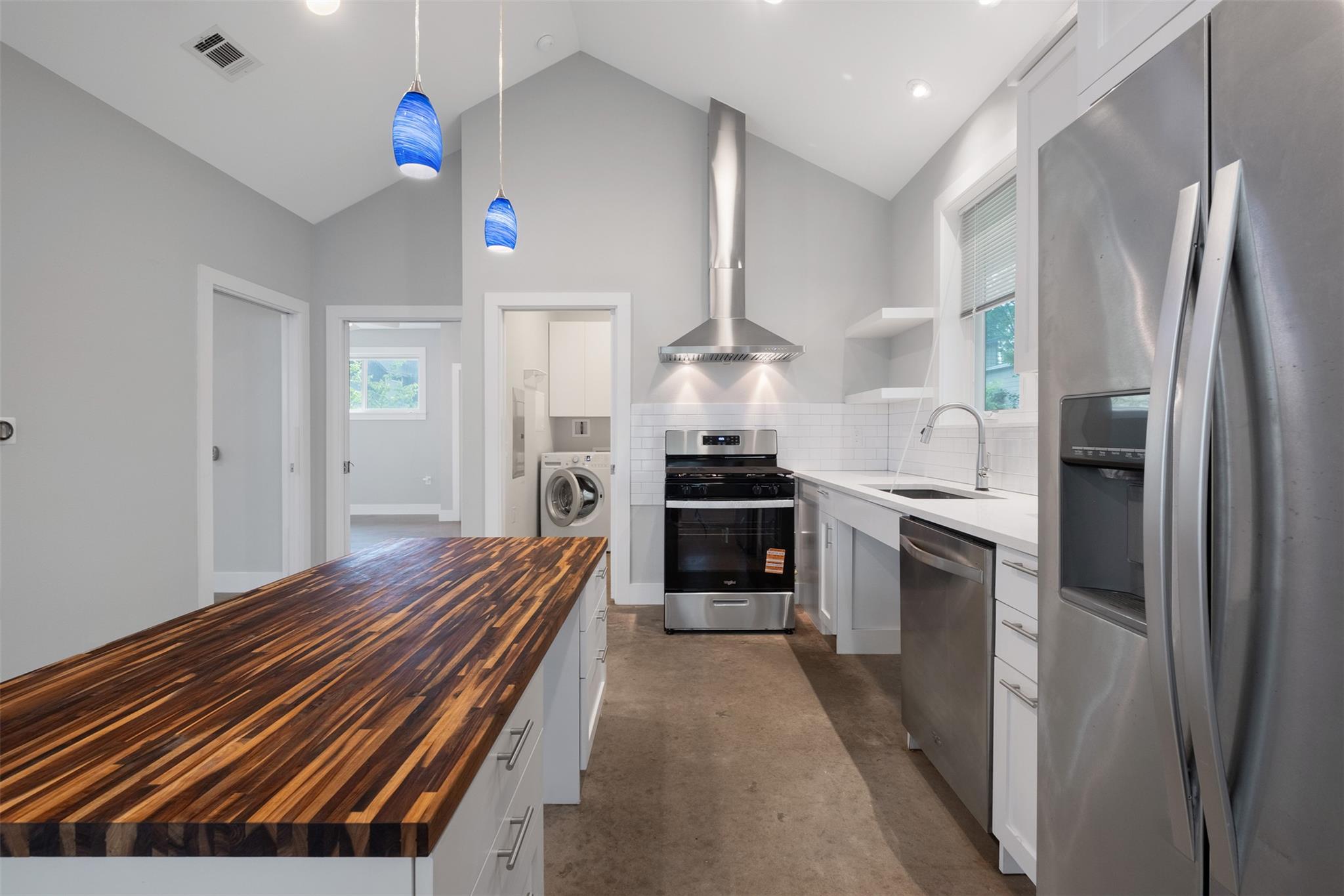 1905 W Saint Johns Ave, Austin, TX 78757