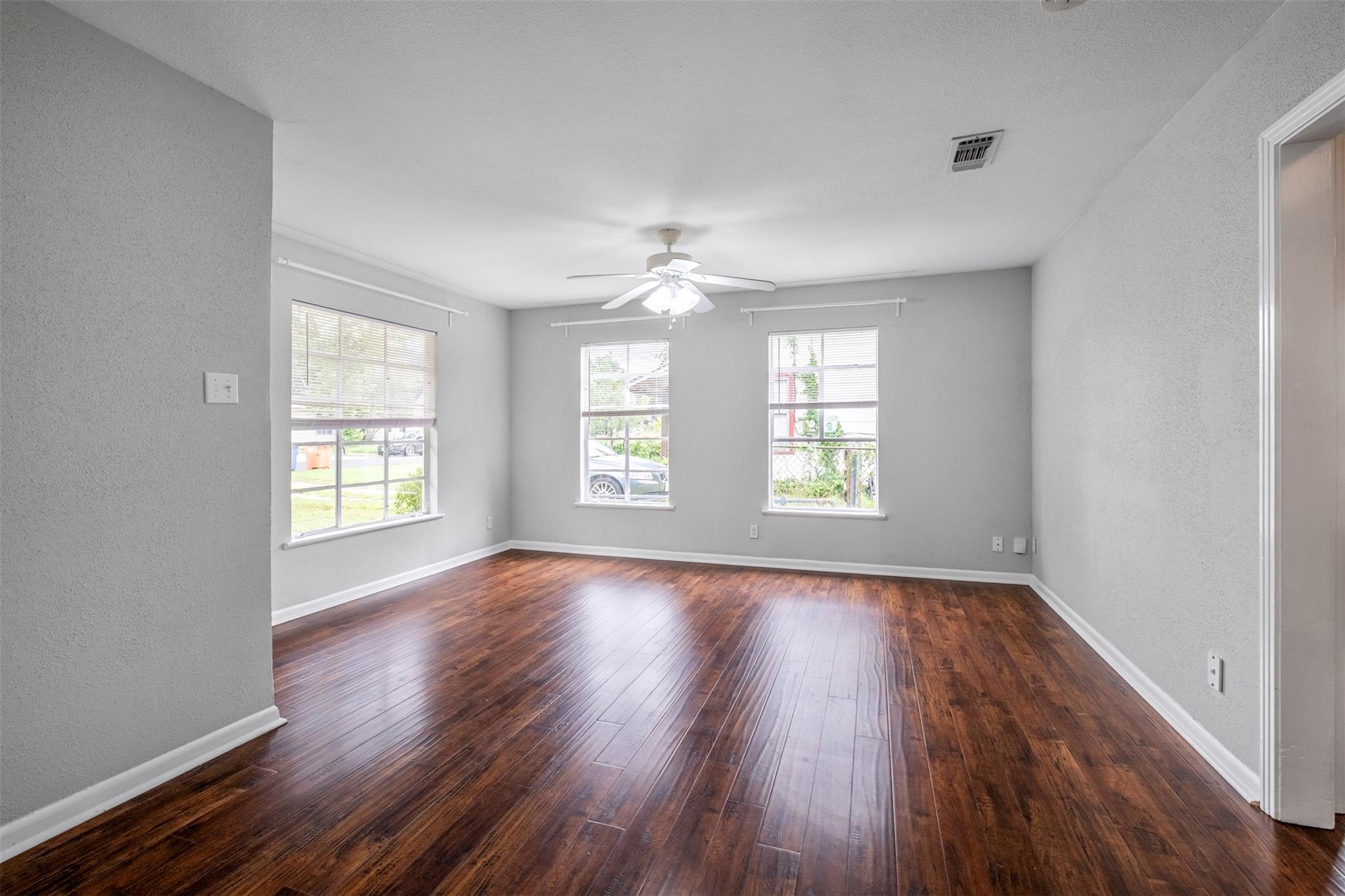 1905 W Saint Johns Ave, Austin, TX 78757