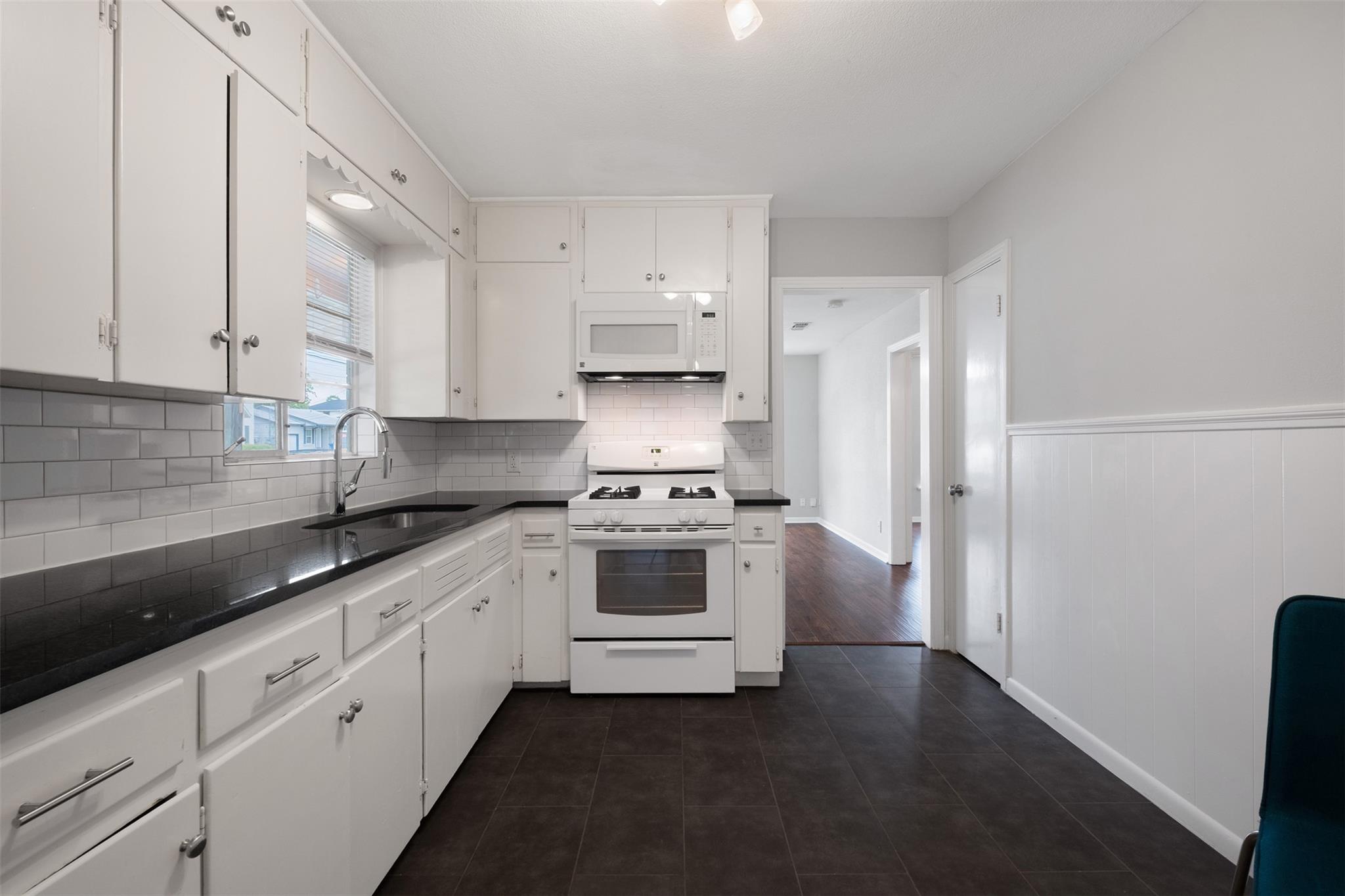 1905 W Saint Johns Ave, Austin, TX 78757