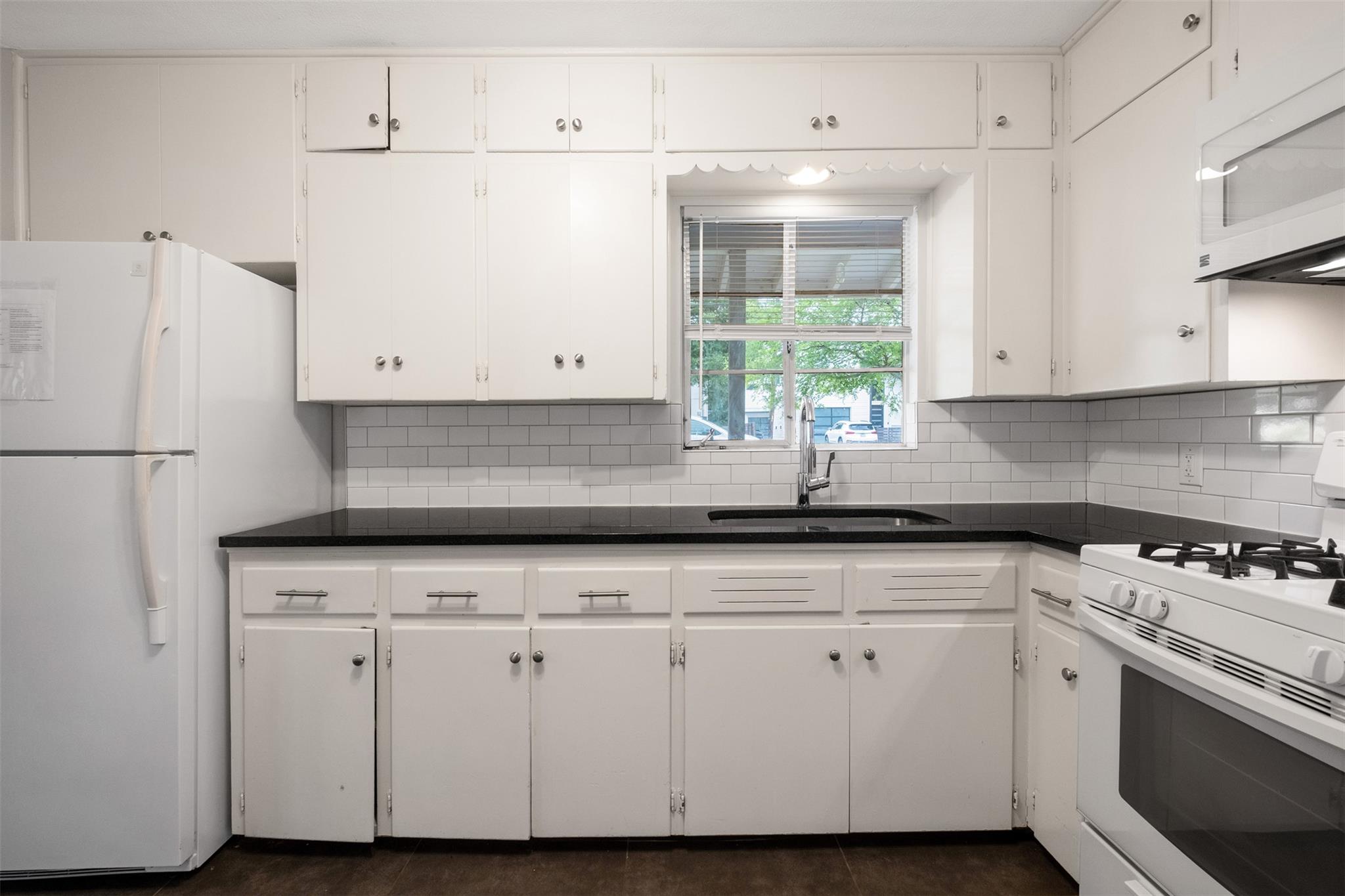 1905 W Saint Johns Ave, Austin, TX 78757